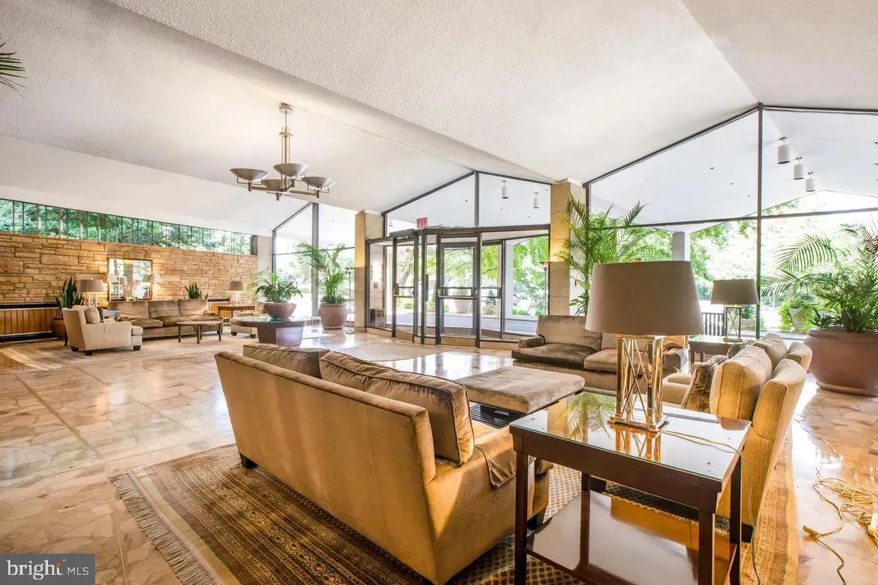 Arlington, Virginia 22209, United States, 2 Bedrooms Bedrooms, ,2 BathroomsBathrooms,Residential,Active,184977