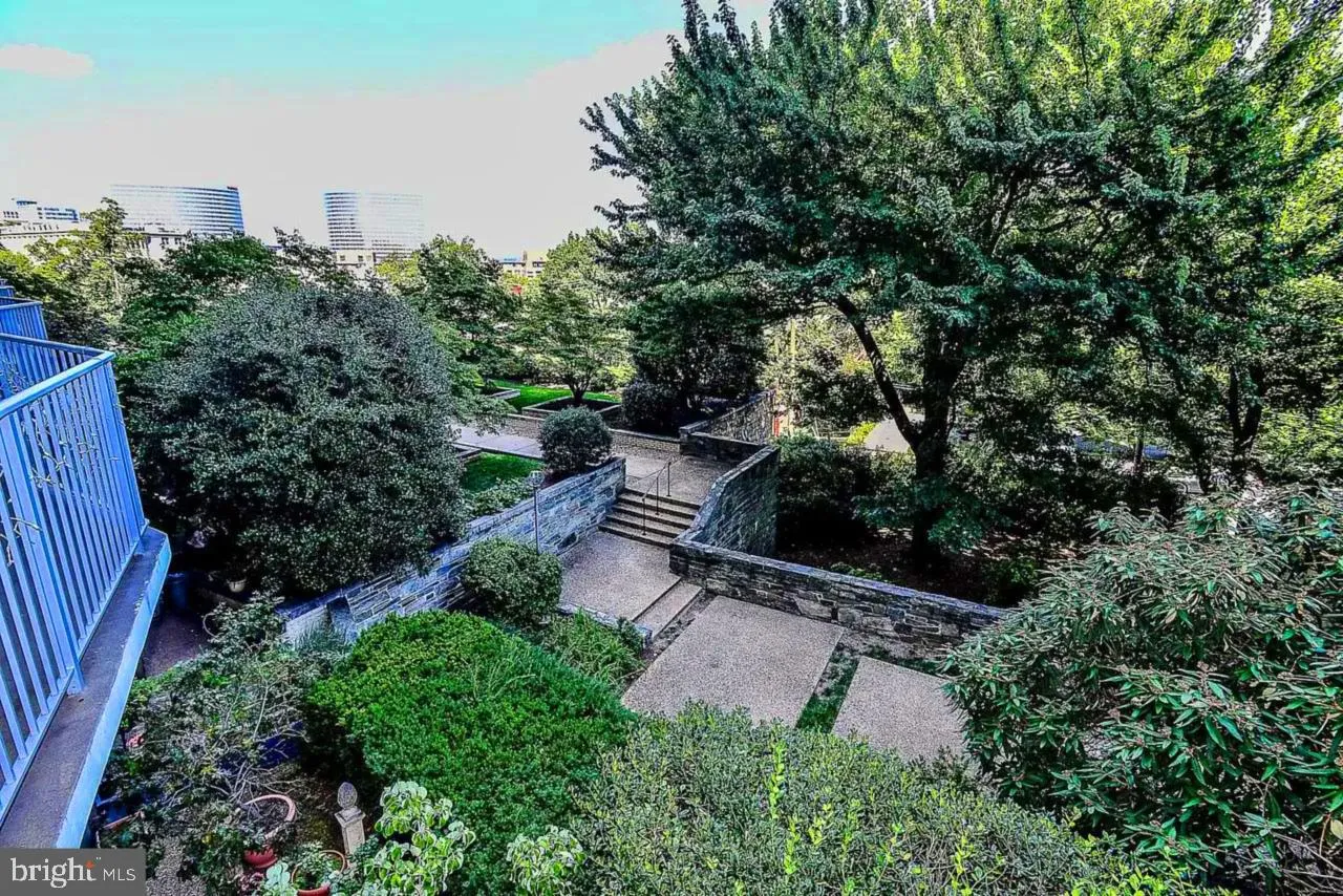 Arlington, Virginia 22209, United States, 2 Bedrooms Bedrooms, ,2 BathroomsBathrooms,Residential,Active,184977