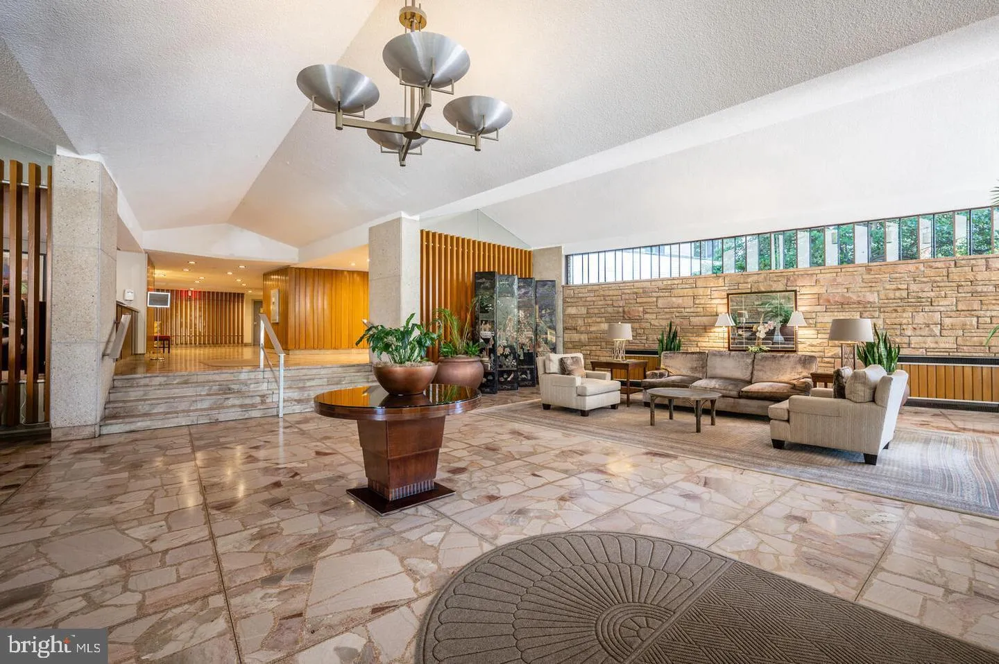 Arlington, Virginia 22209, United States, 2 Bedrooms Bedrooms, ,2 BathroomsBathrooms,Residential,Active,184977