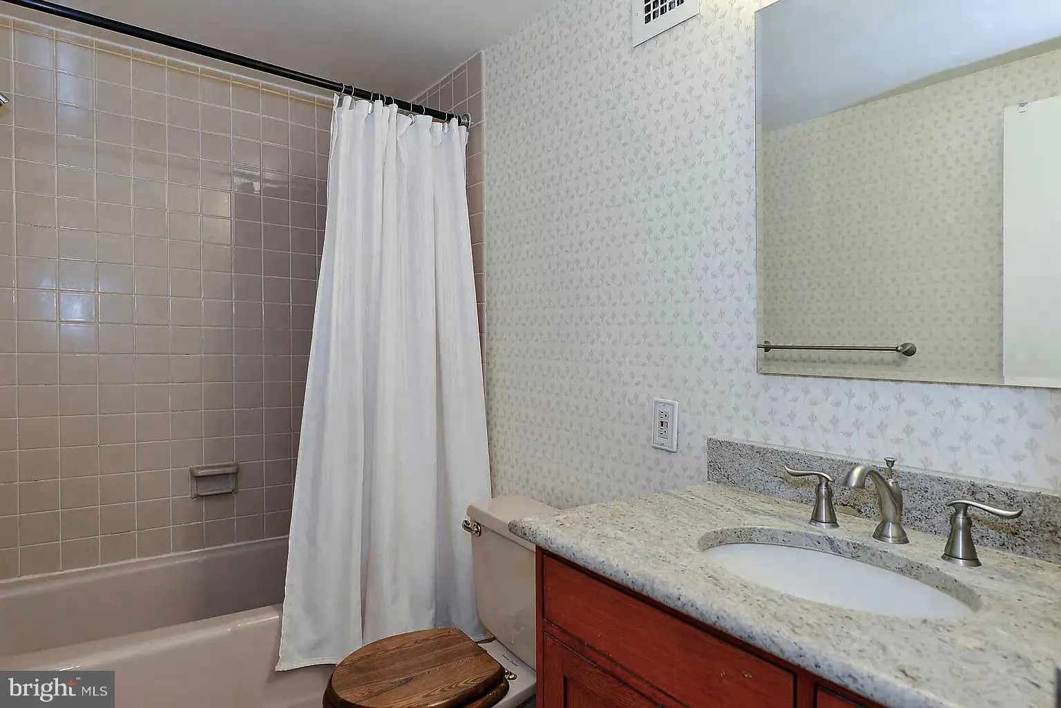 Arlington, Virginia 22209, United States, 2 Bedrooms Bedrooms, ,2 BathroomsBathrooms,Residential,Active,184977