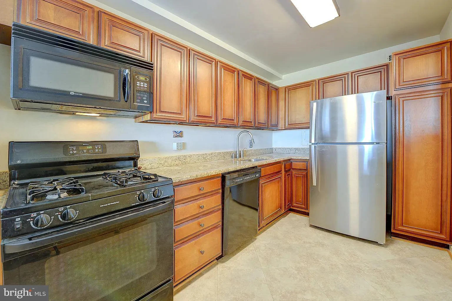 Arlington, Virginia 22209, United States, 2 Bedrooms Bedrooms, ,2 BathroomsBathrooms,Residential,Active,184977