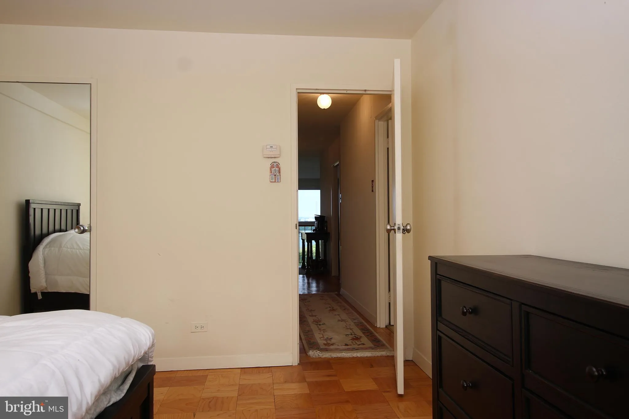 Arlington, Virginia 22209, United States, 2 Bedrooms Bedrooms, ,2 BathroomsBathrooms,Residential,Active,184977