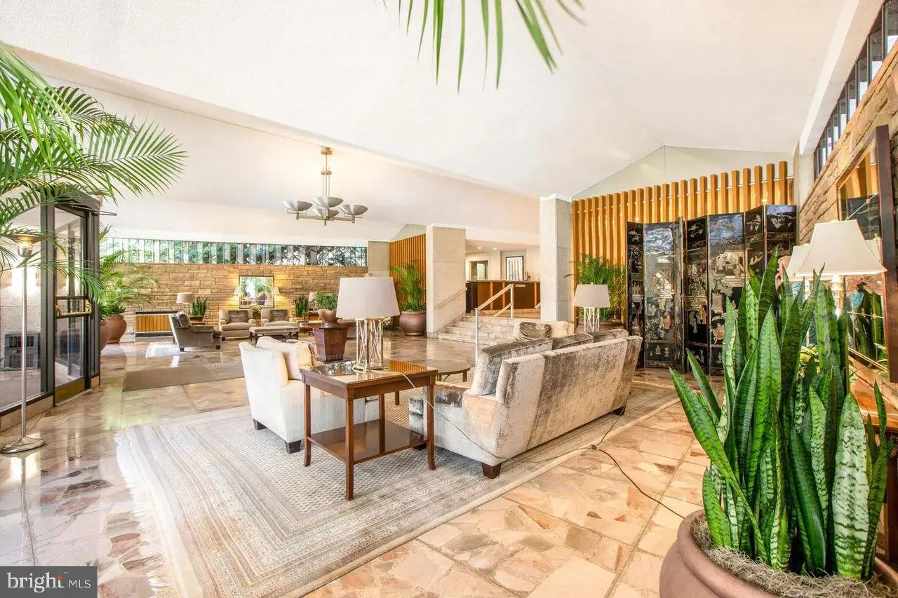 Arlington, Virginia 22209, United States, 2 Bedrooms Bedrooms, ,2 BathroomsBathrooms,Residential,Active,184977