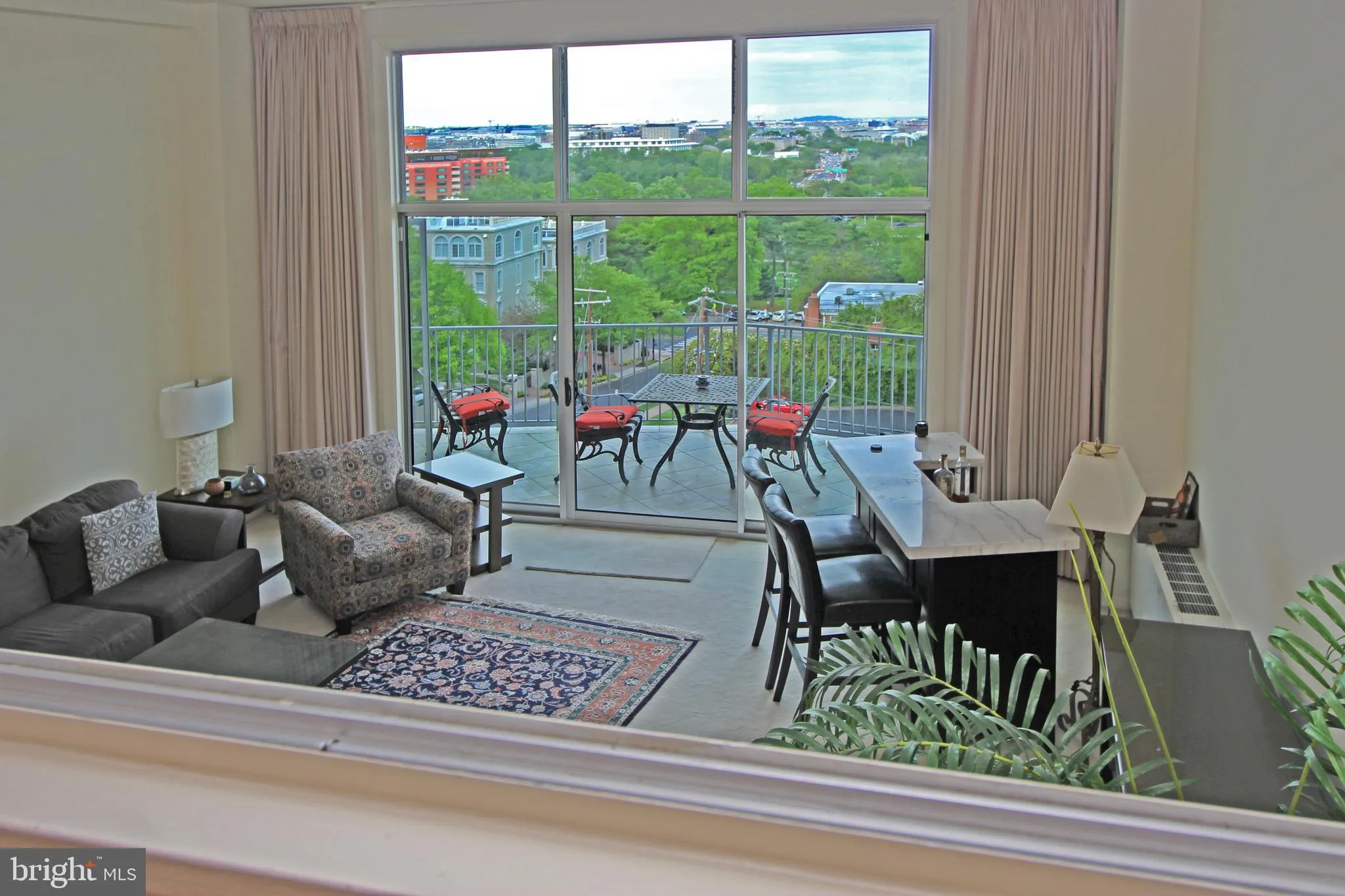 Arlington, Virginia 22209, United States, 2 Bedrooms Bedrooms, ,2 BathroomsBathrooms,Residential,Active,184977