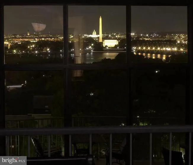 Arlington, Virginia 22209, United States, 2 Bedrooms Bedrooms, ,2 BathroomsBathrooms,Residential,Active,184977