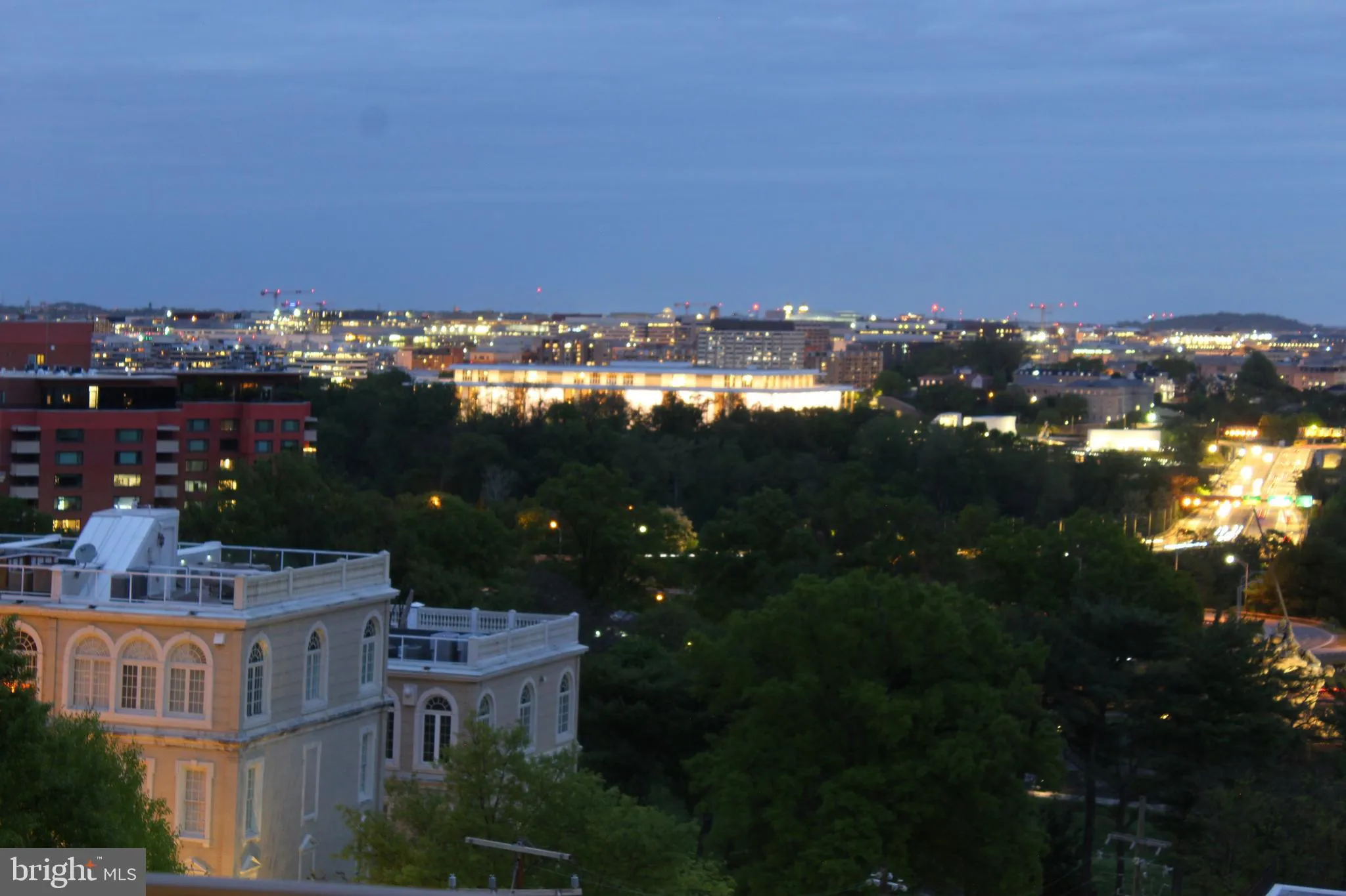 Arlington, Virginia 22209, United States, 2 Bedrooms Bedrooms, ,2 BathroomsBathrooms,Residential,Active,184977