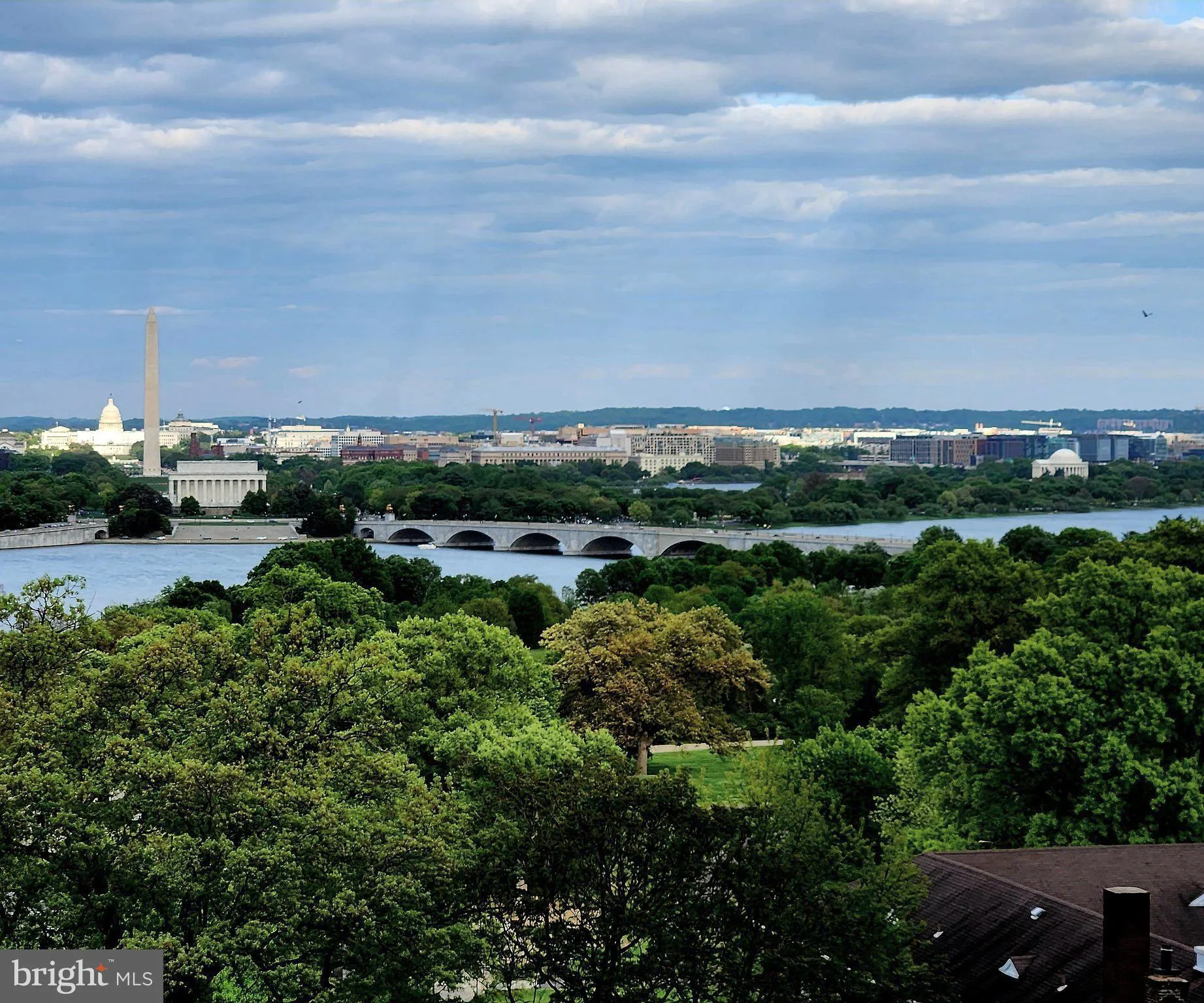 Arlington, Virginia 22209, United States, 2 Bedrooms Bedrooms, ,2 BathroomsBathrooms,Residential,Active,184977
