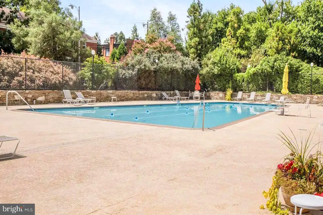 Arlington, Virginia 22209, United States, 2 Bedrooms Bedrooms, ,2 BathroomsBathrooms,Residential,Active,184977