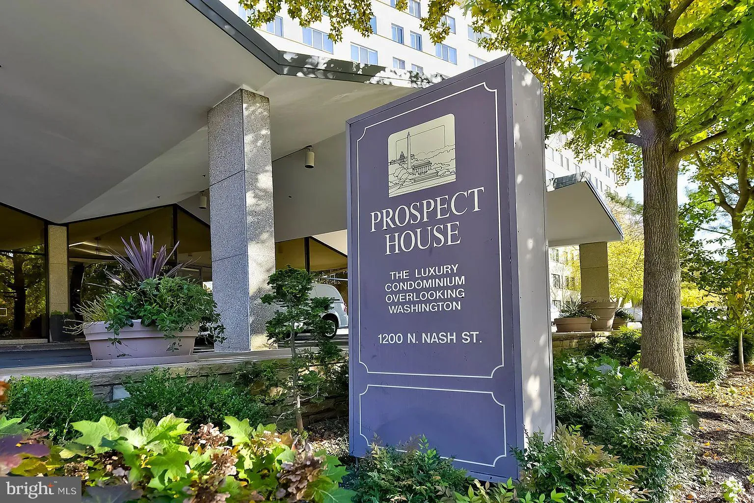 Arlington, Virginia 22209, United States, 2 Bedrooms Bedrooms, ,2 BathroomsBathrooms,Residential,Active,184977