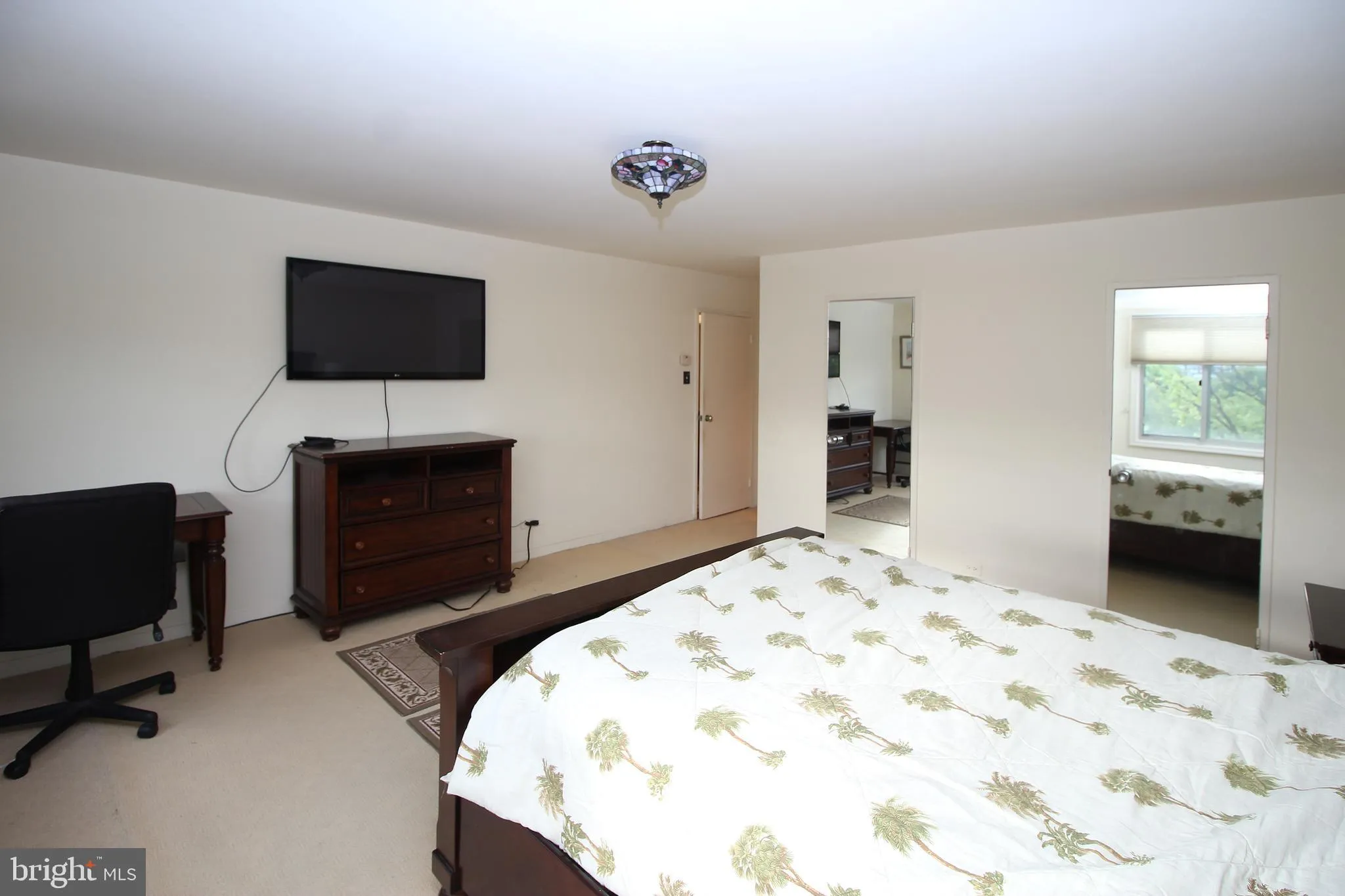 Arlington, Virginia 22209, United States, 2 Bedrooms Bedrooms, ,2 BathroomsBathrooms,Residential,Active,184977