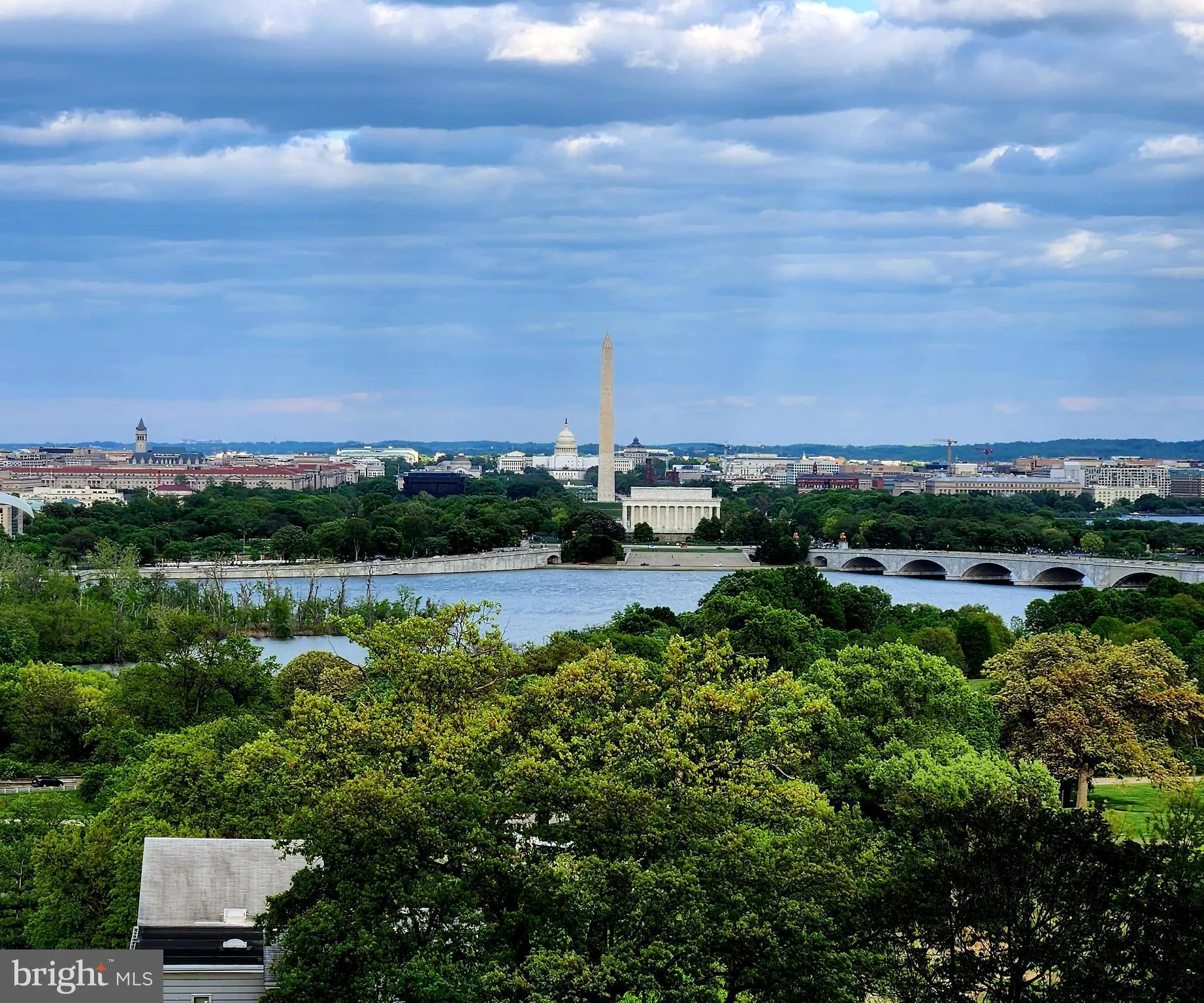 Arlington, Virginia 22209, United States, 2 Bedrooms Bedrooms, ,2 BathroomsBathrooms,Residential,Active,184977