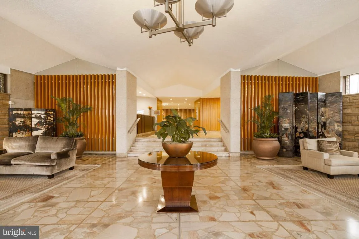 Arlington, Virginia 22209, United States, 2 Bedrooms Bedrooms, ,2 BathroomsBathrooms,Residential,Active,184977