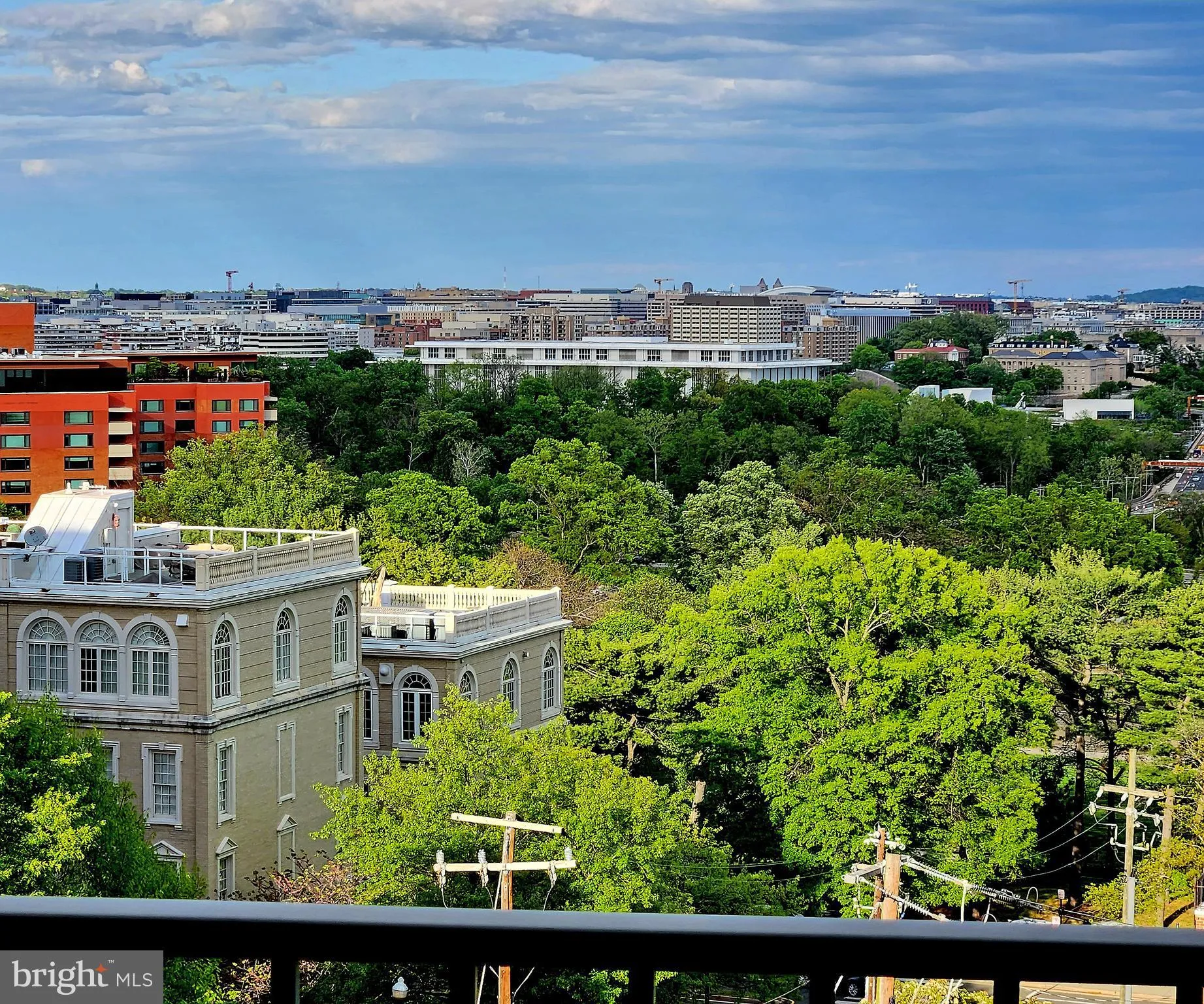 Arlington, Virginia 22209, United States, 2 Bedrooms Bedrooms, ,2 BathroomsBathrooms,Residential,Active,184977