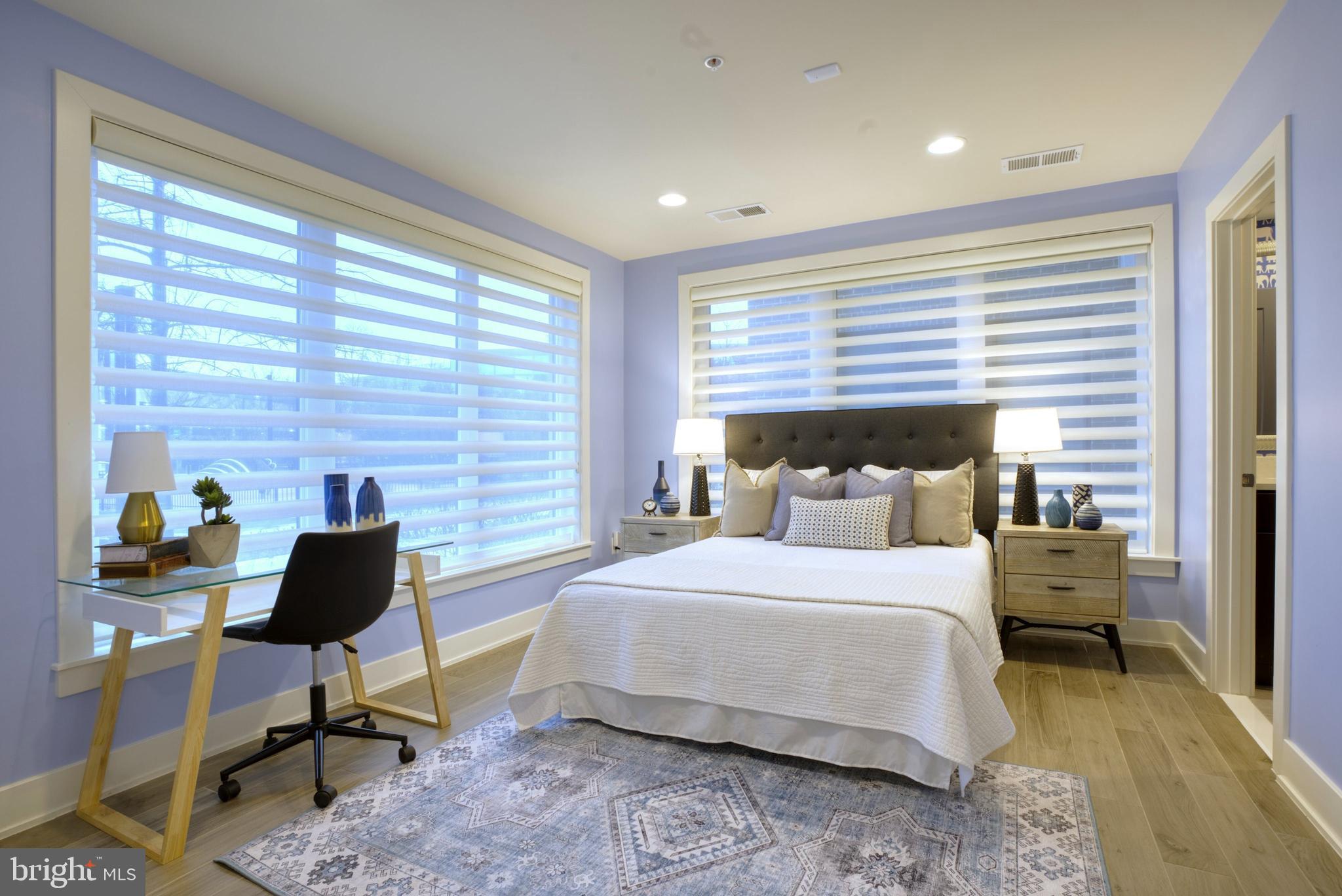 MONTGOMERY ROW - Residential