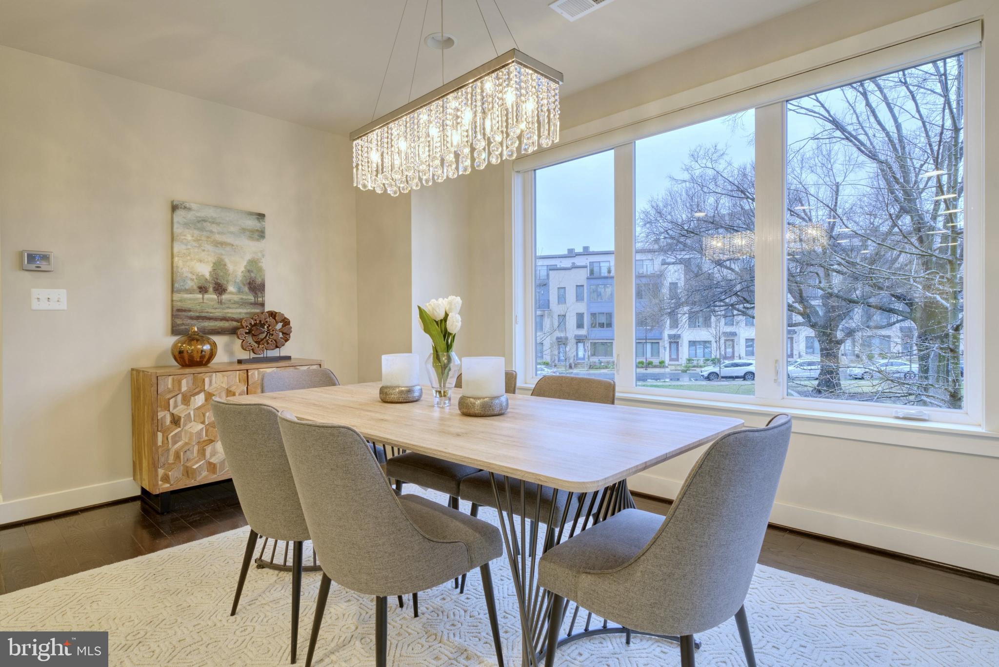 MONTGOMERY ROW - Residential