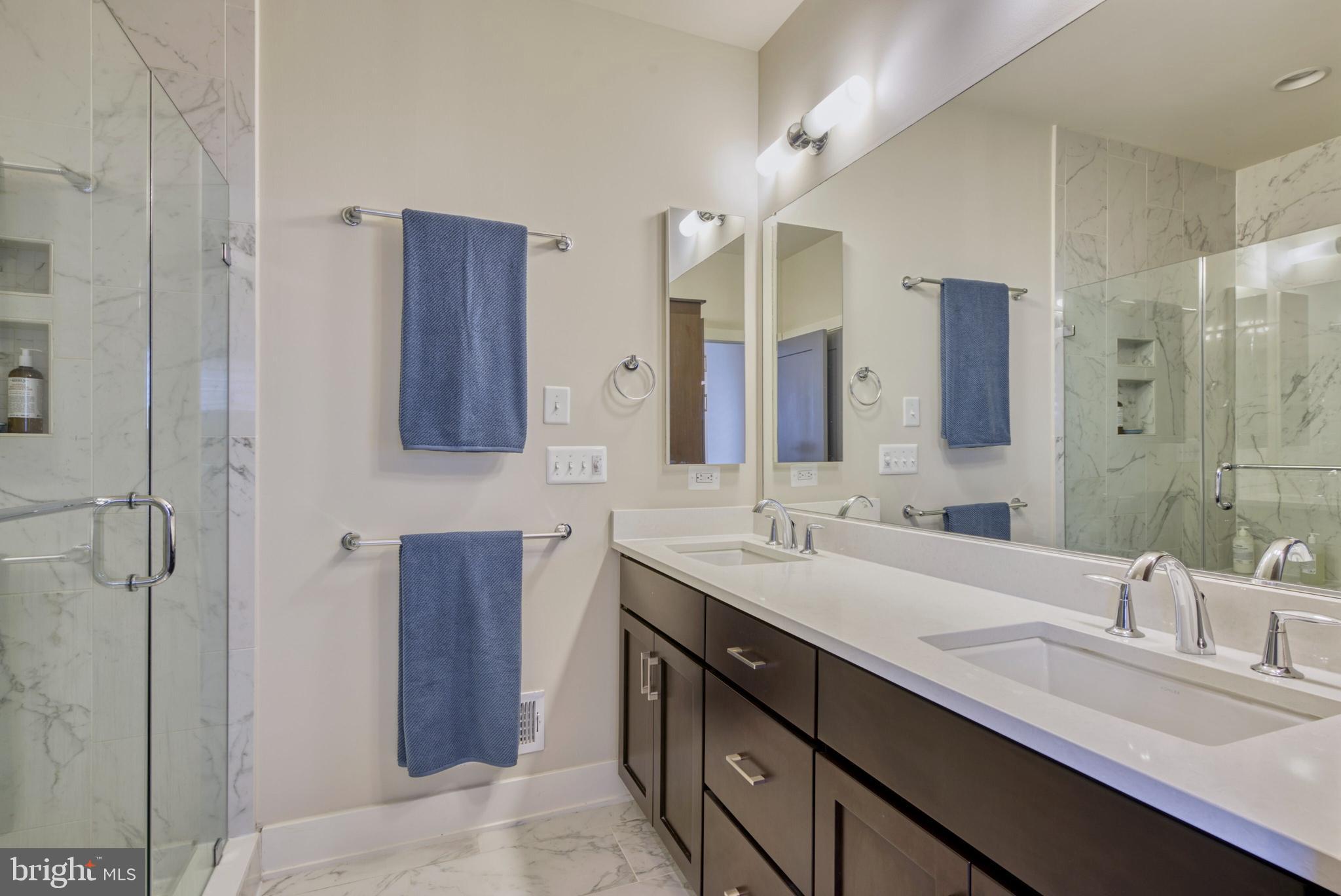 MONTGOMERY ROW - Residential