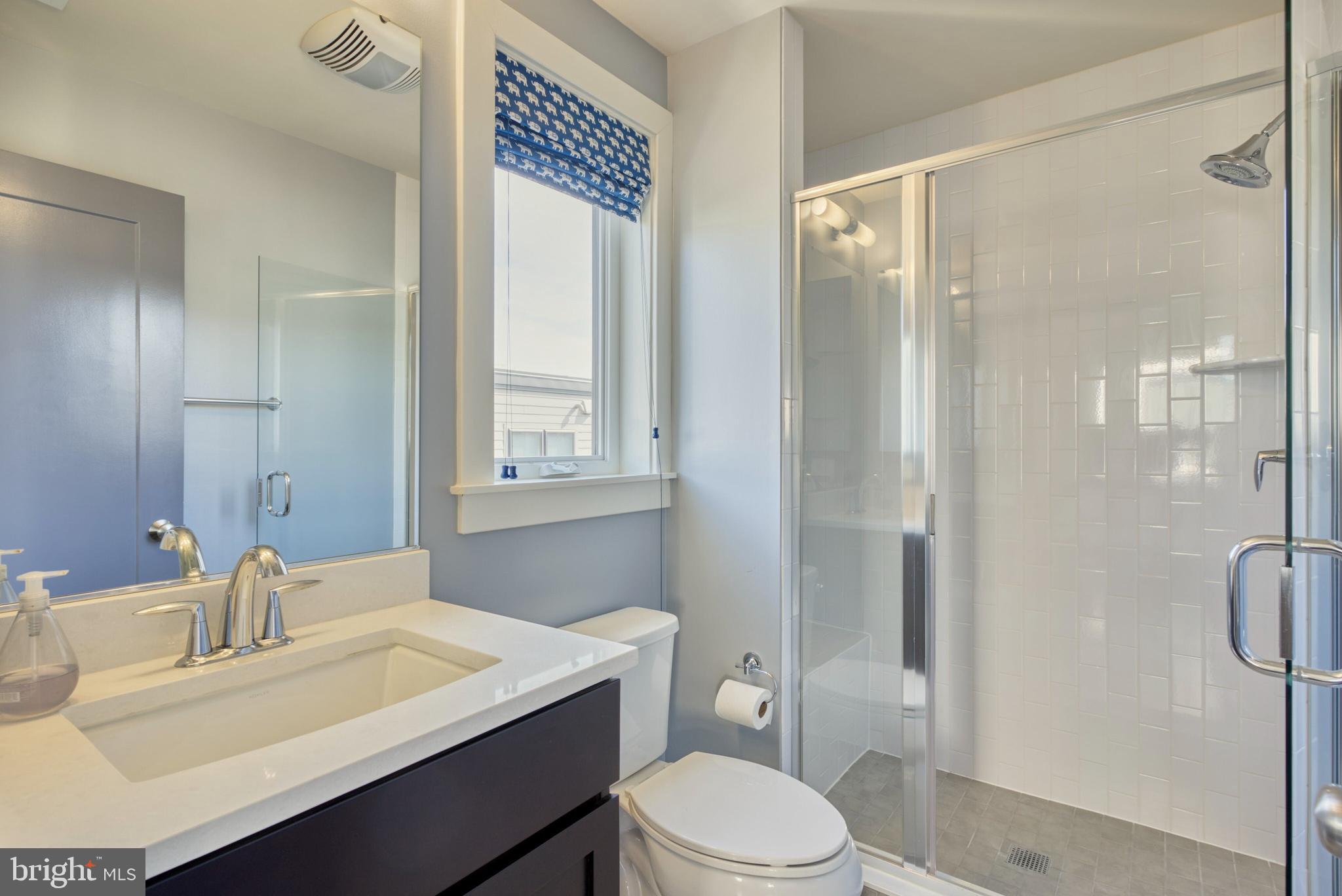 MONTGOMERY ROW - Residential