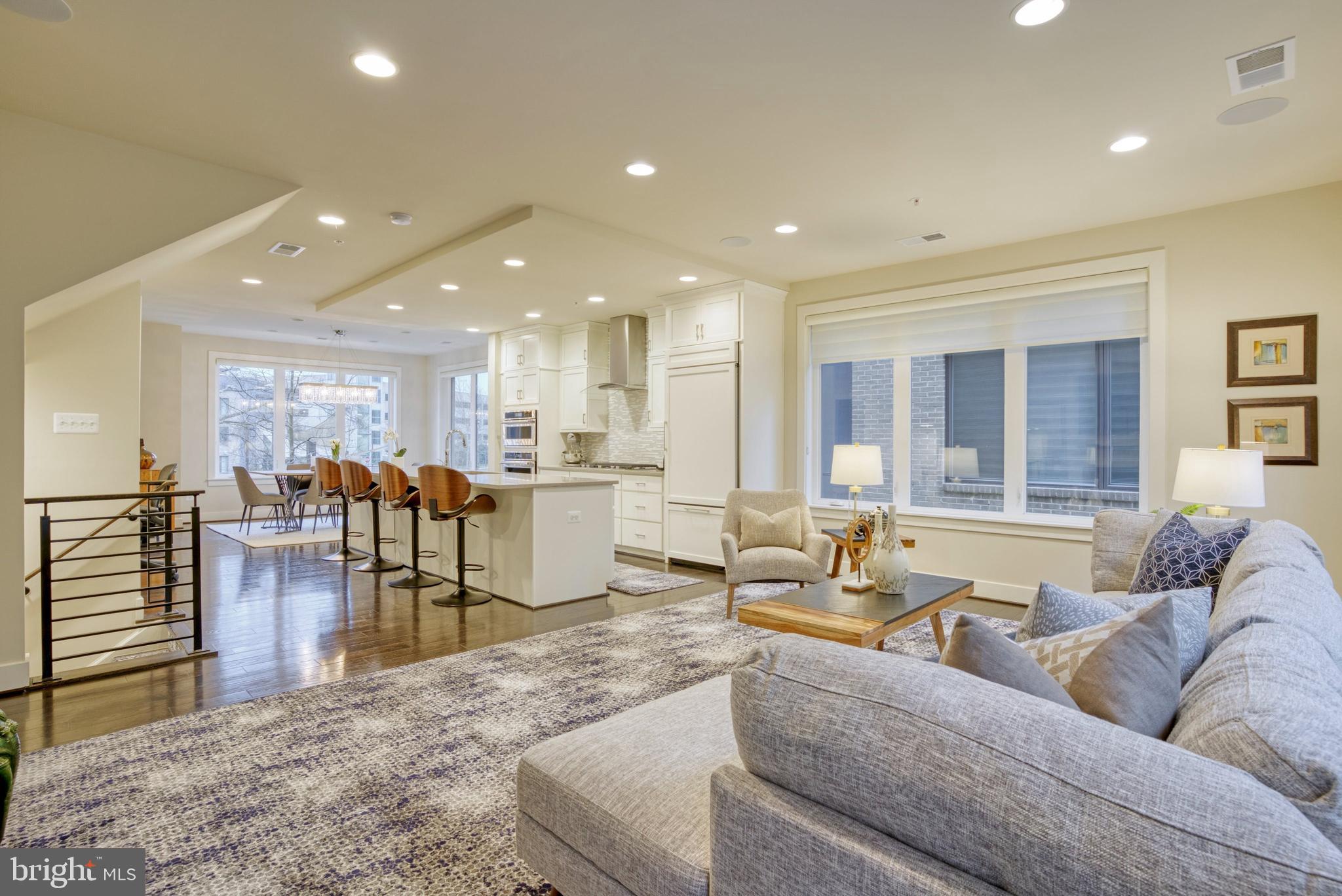 MONTGOMERY ROW - Residential