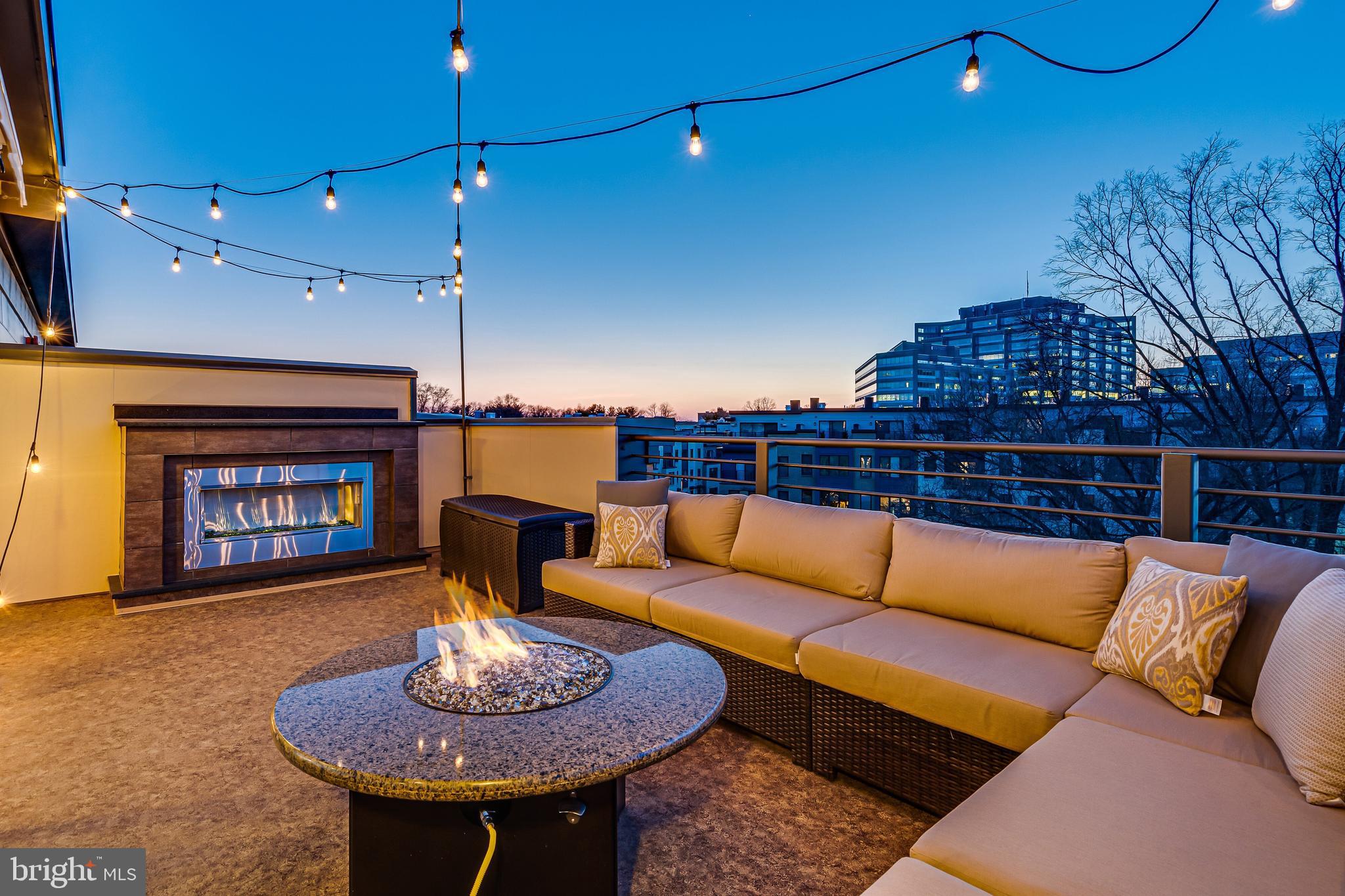 MONTGOMERY ROW - Residential