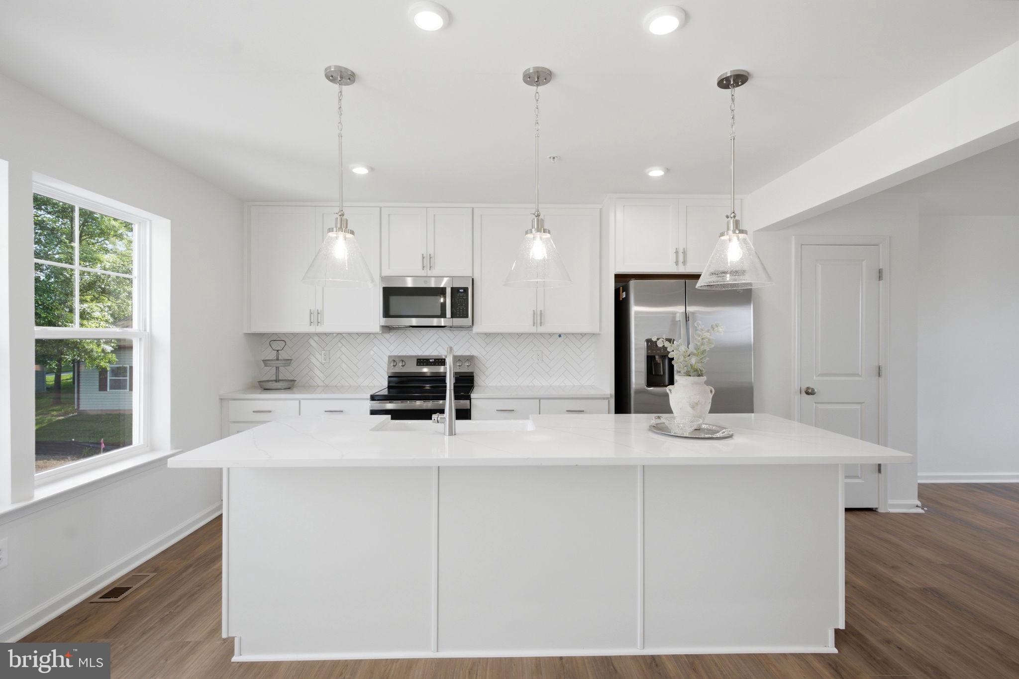 8 MAGNOLIA COURT