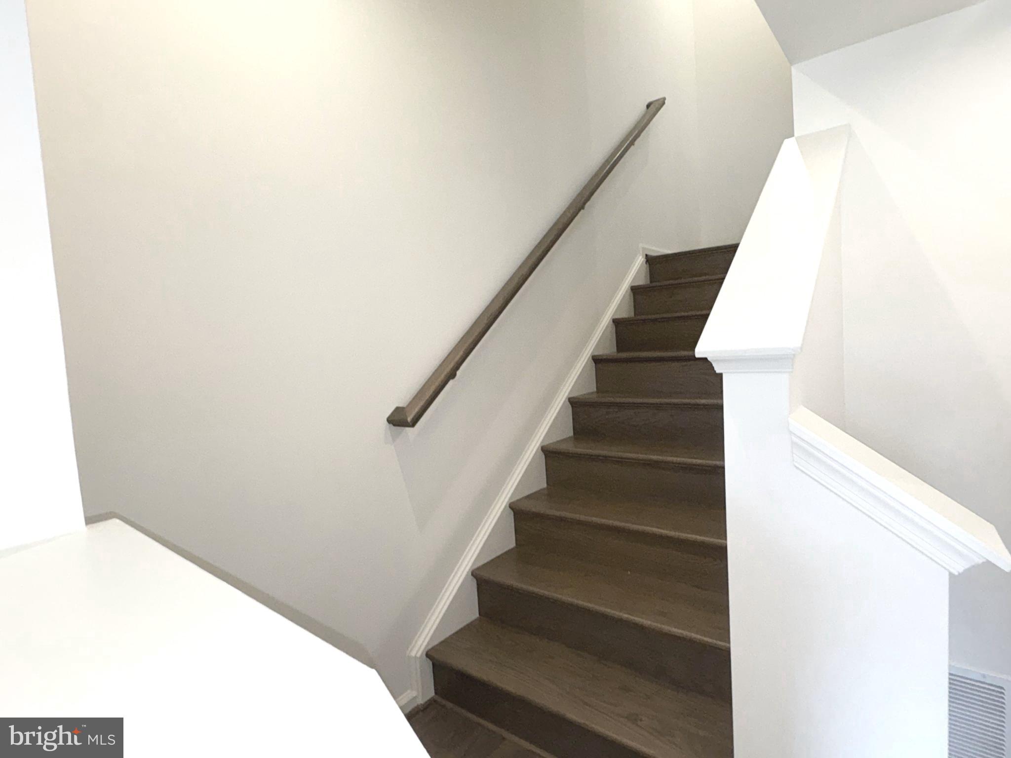 8 MAGNOLIA COURT
