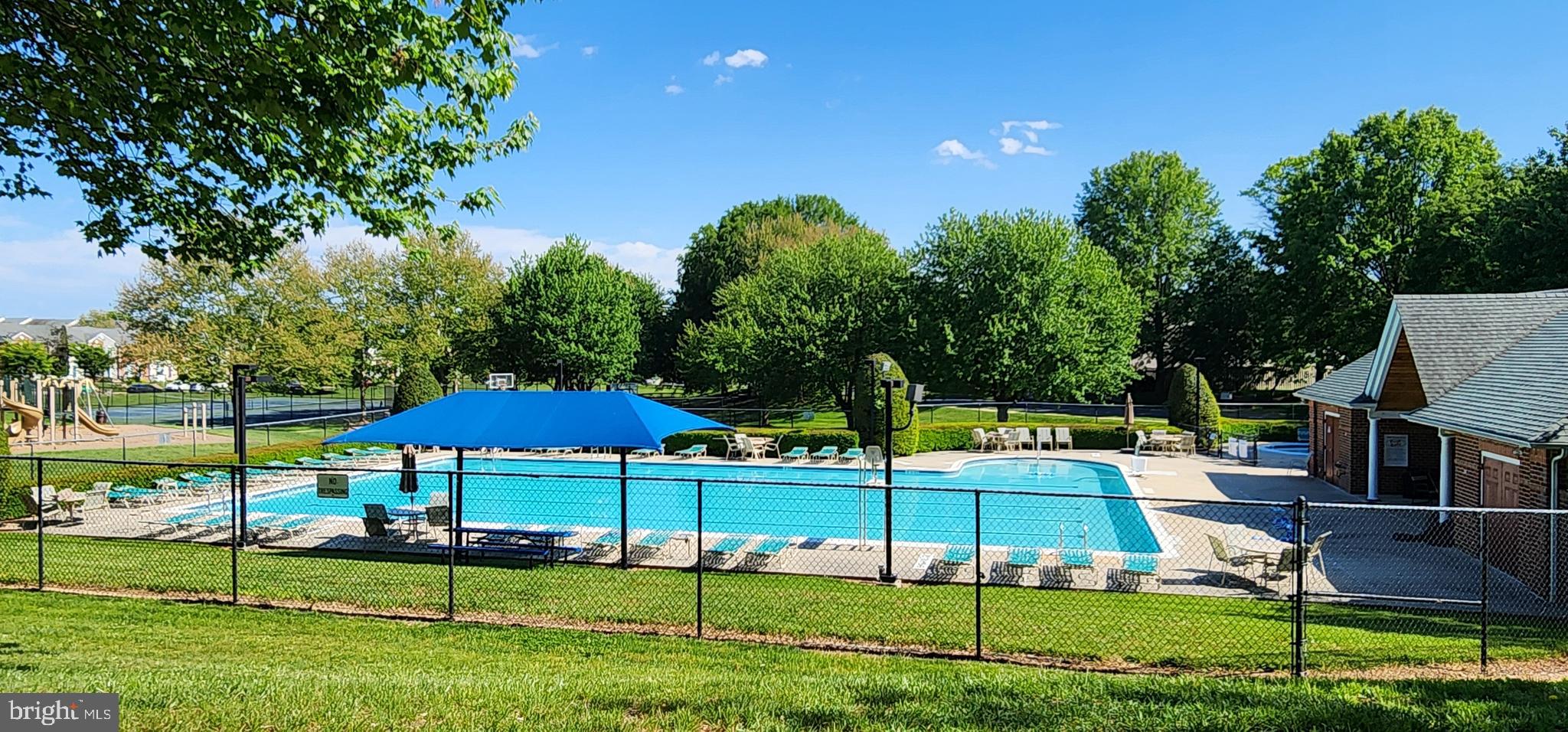 2499 LAKESIDE DRIVE