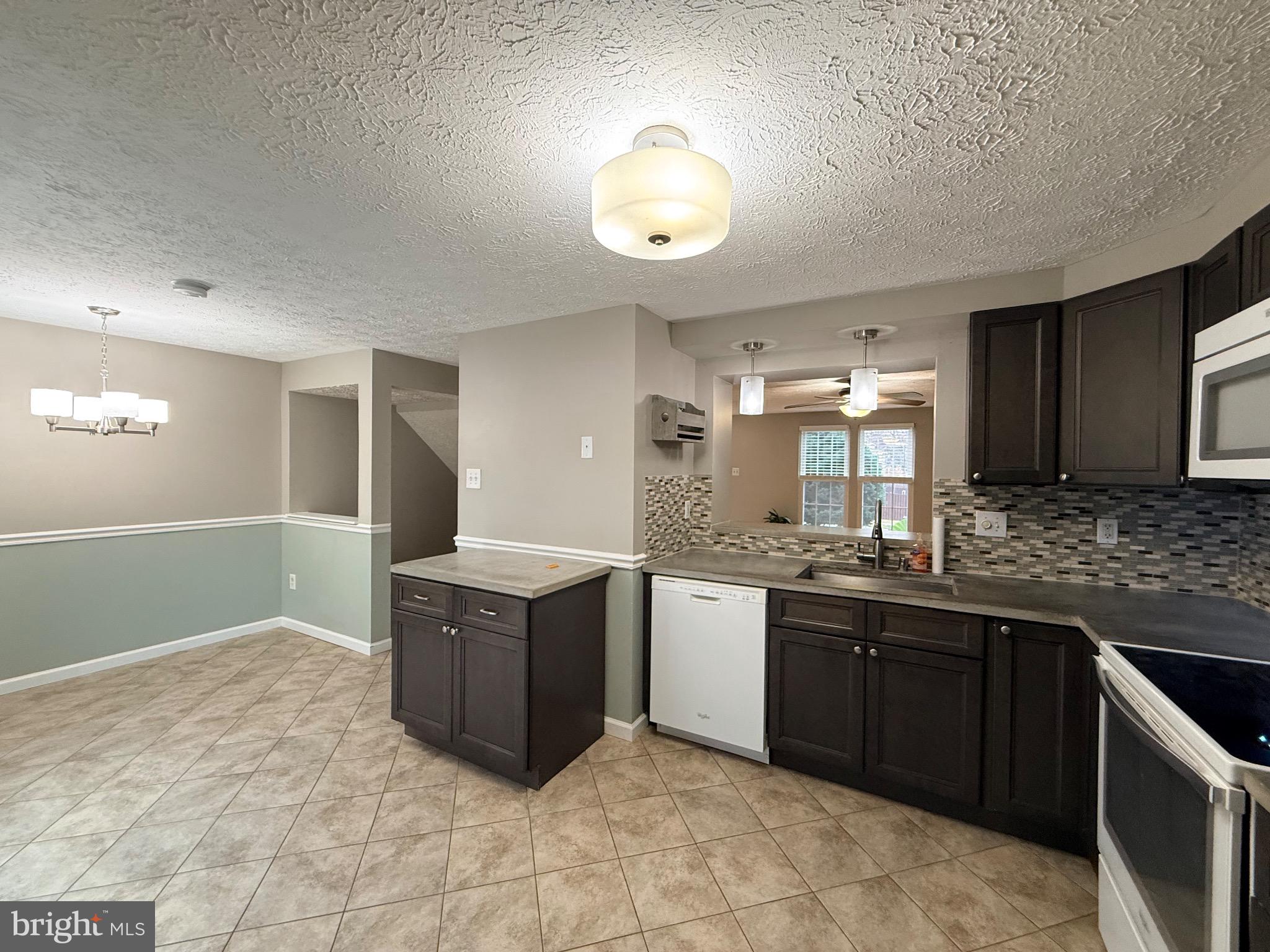 RIDGELYS CHOICE - Residential