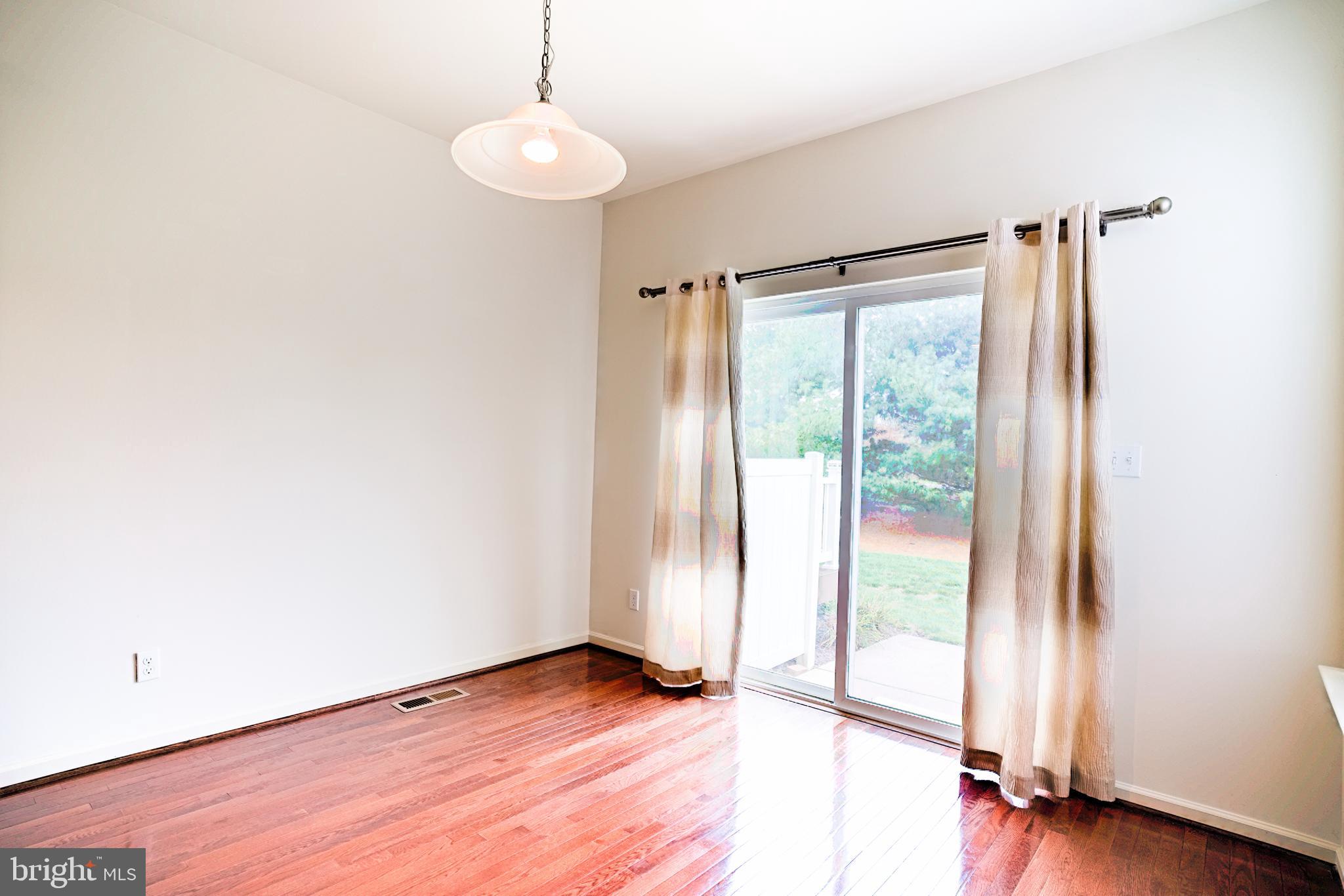 HIDDEN MEADOWS - Residential Lease