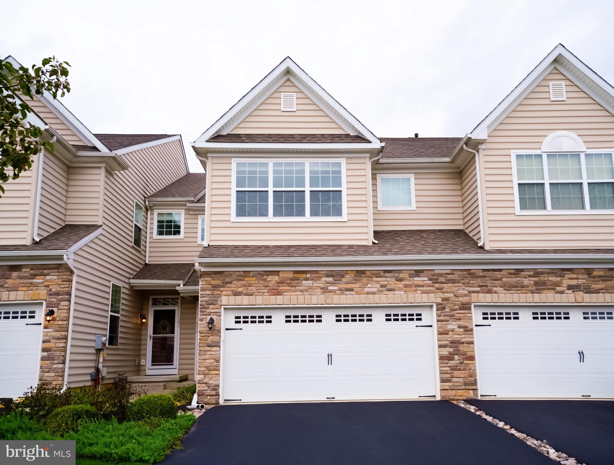 HIDDEN MEADOWS - Residential Lease