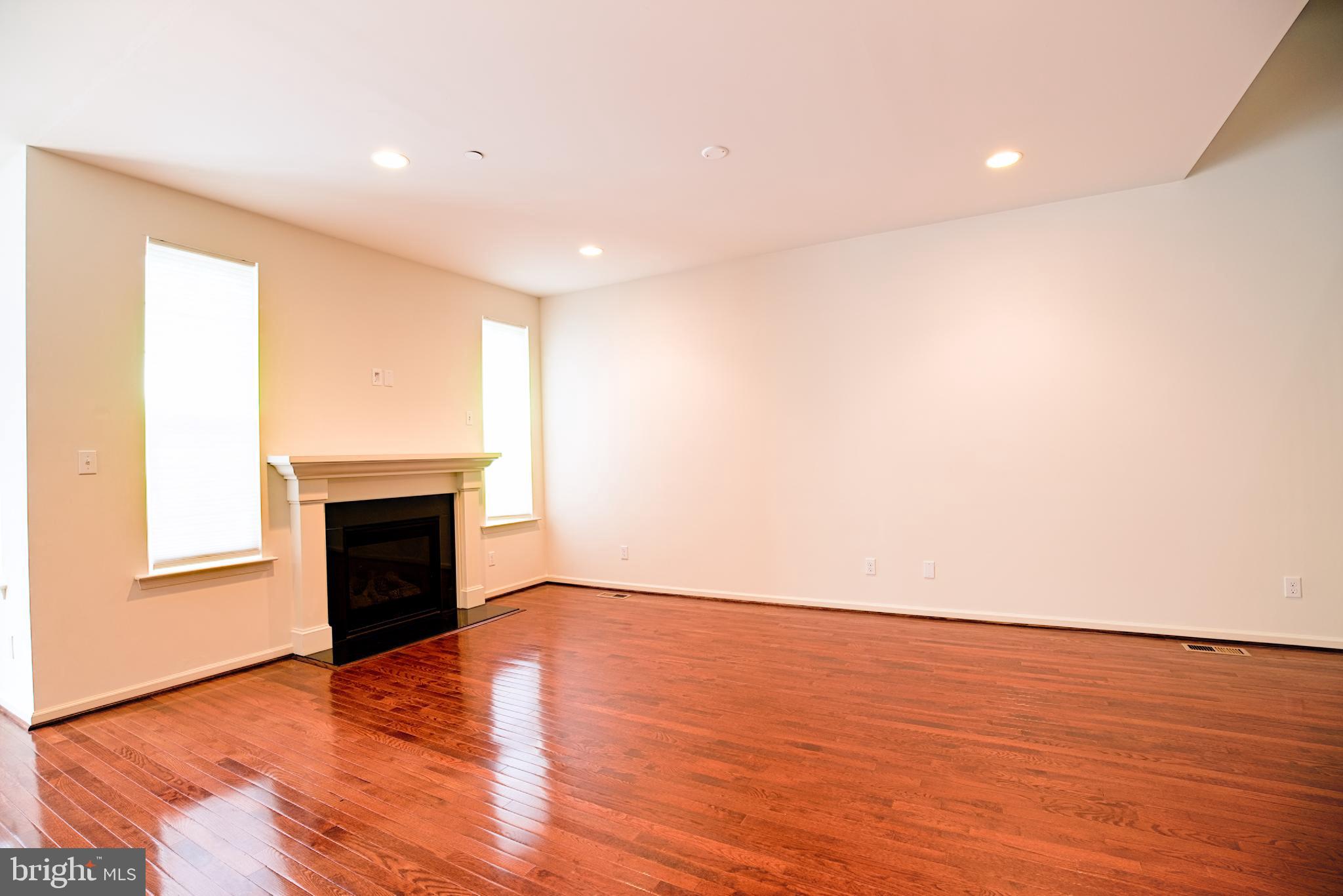 HIDDEN MEADOWS - Residential Lease