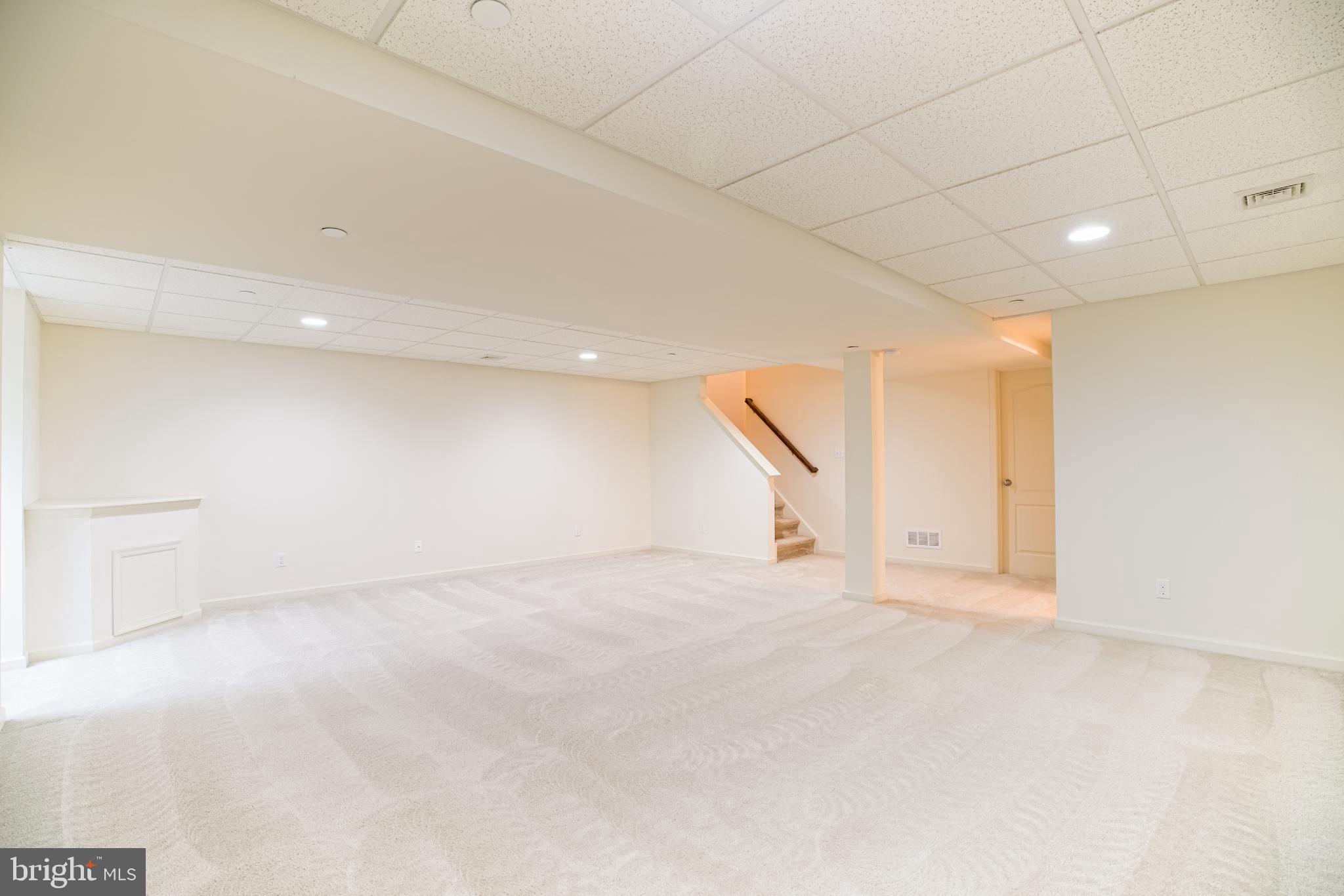 HIDDEN MEADOWS - Residential Lease