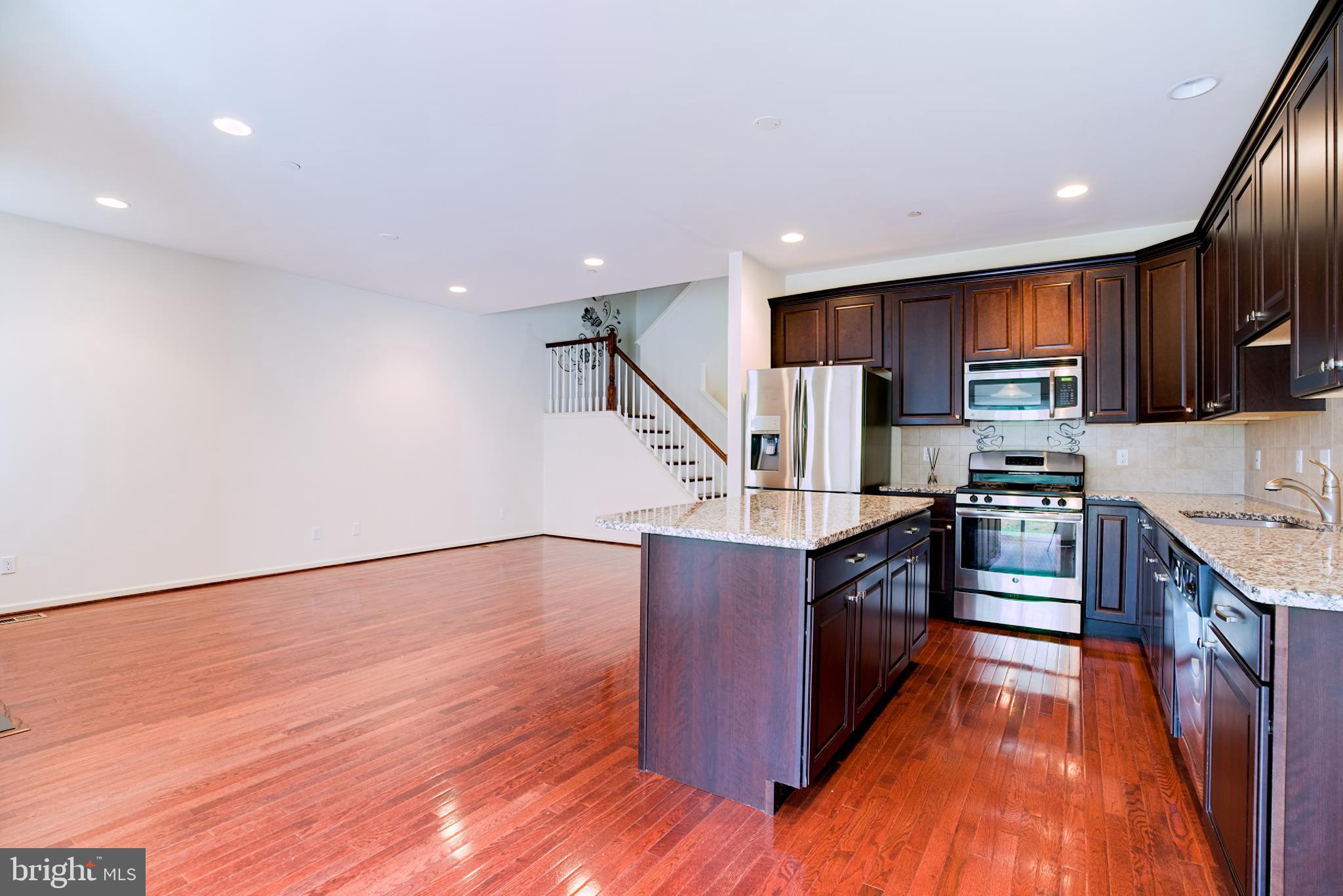 HIDDEN MEADOWS - Residential Lease