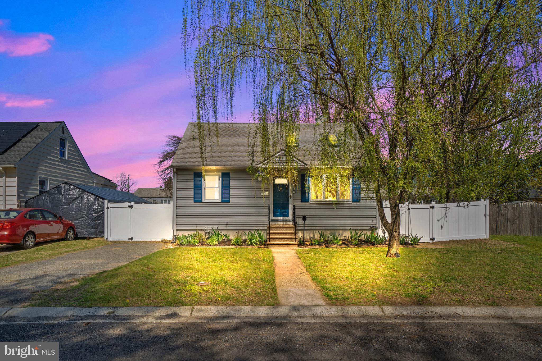 171 FAIRFAX DRIVE