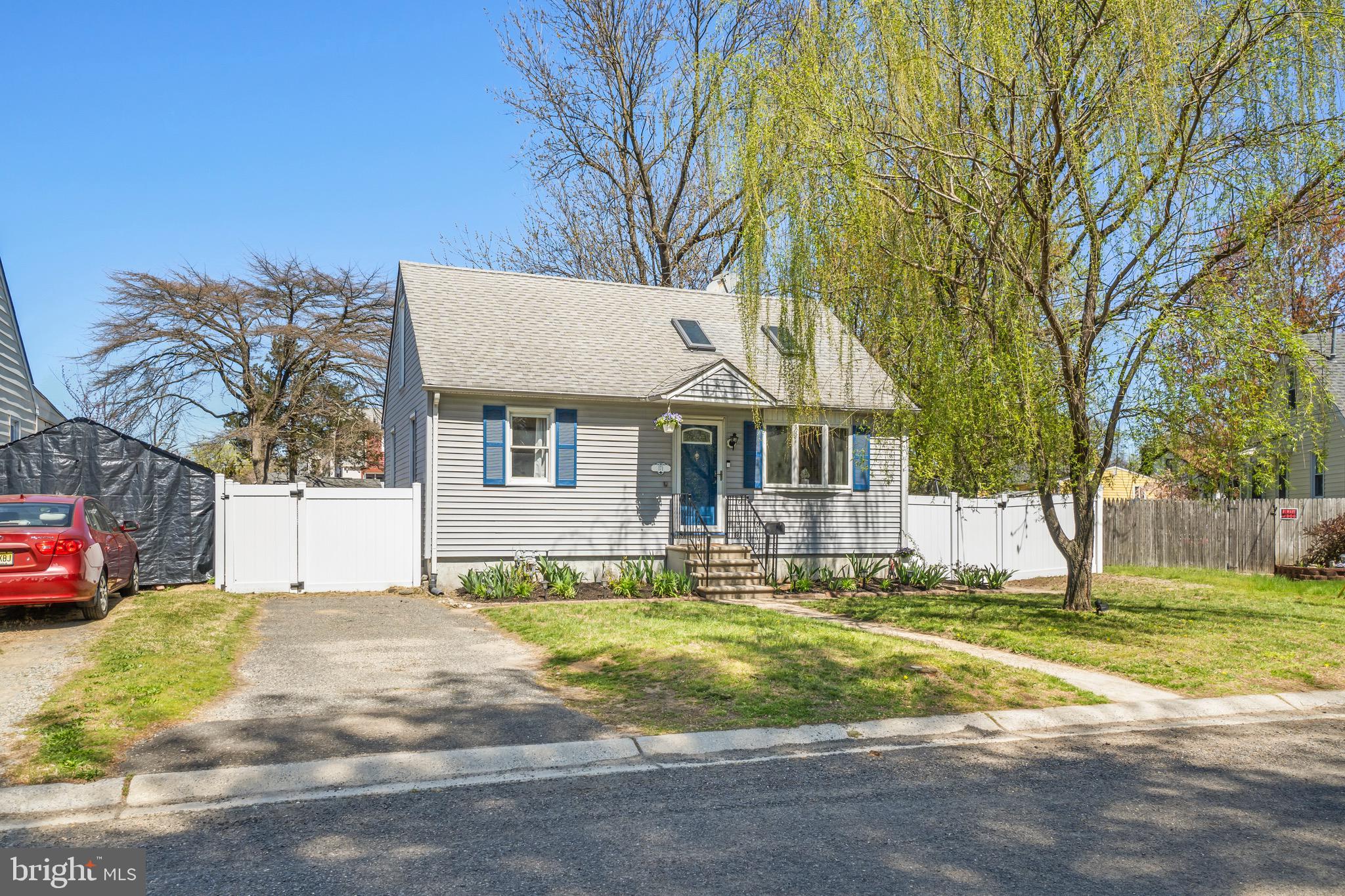 171 FAIRFAX DRIVE