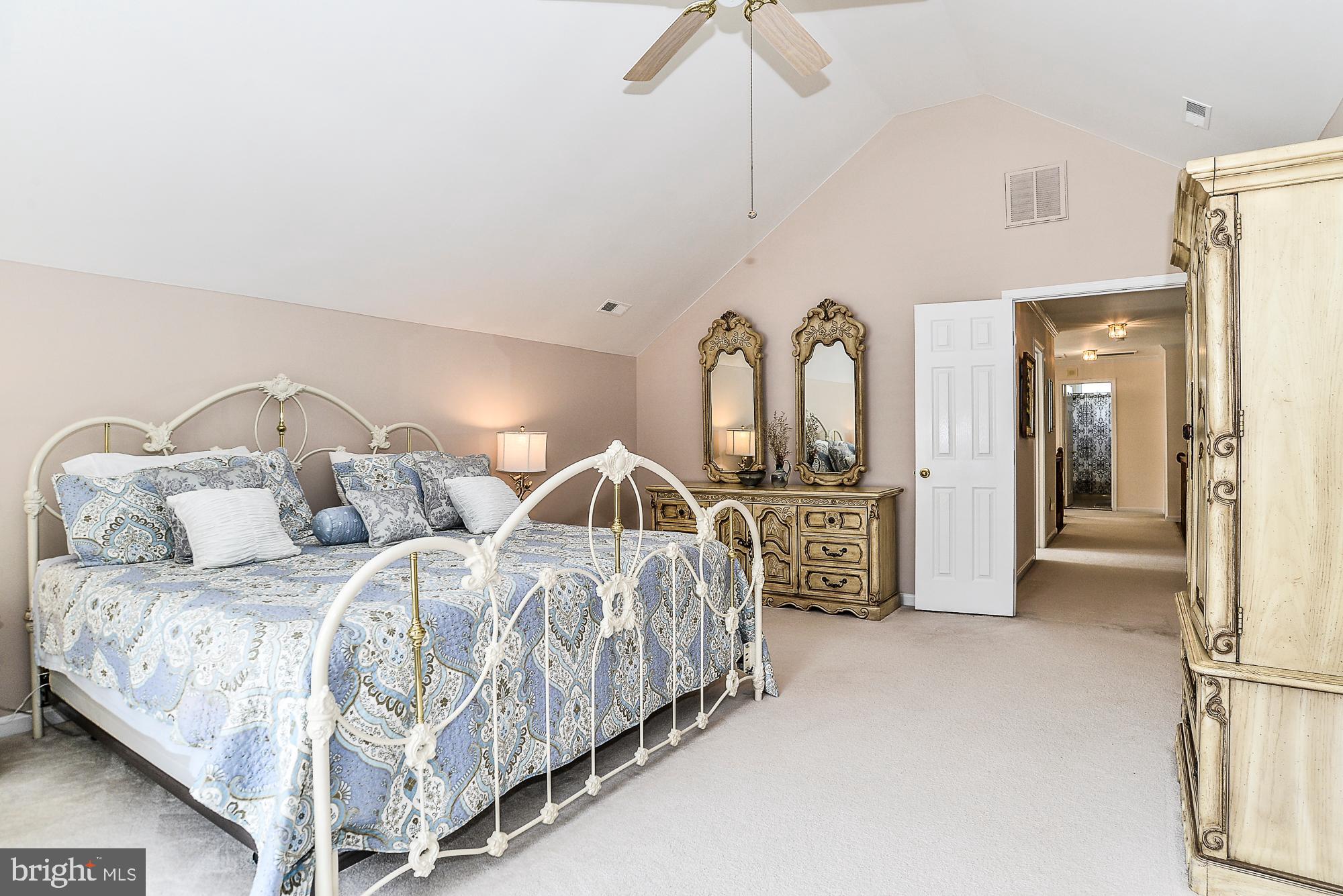 CROSSPOINTE - Residential