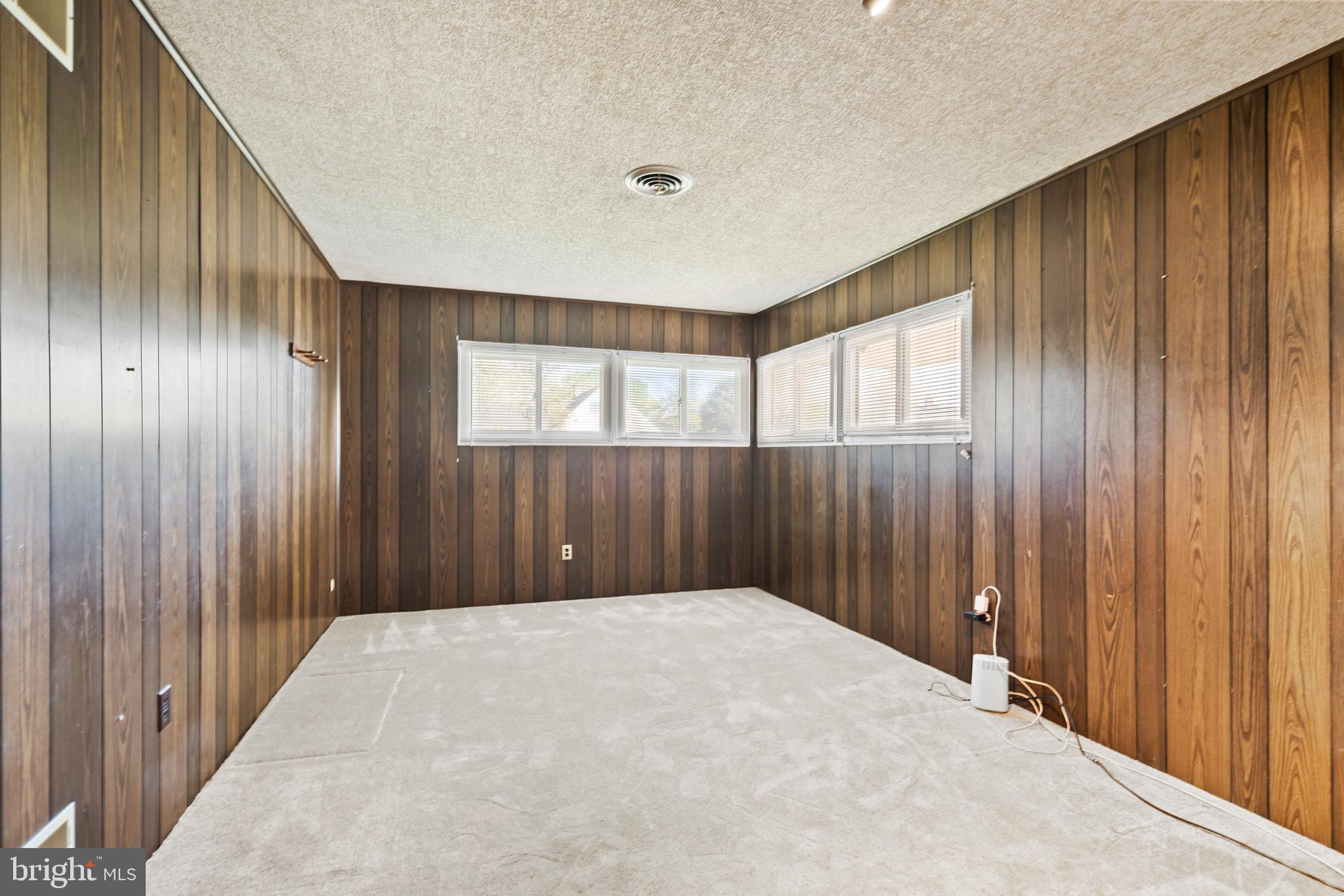 FORSYTHIA GATE - Residential