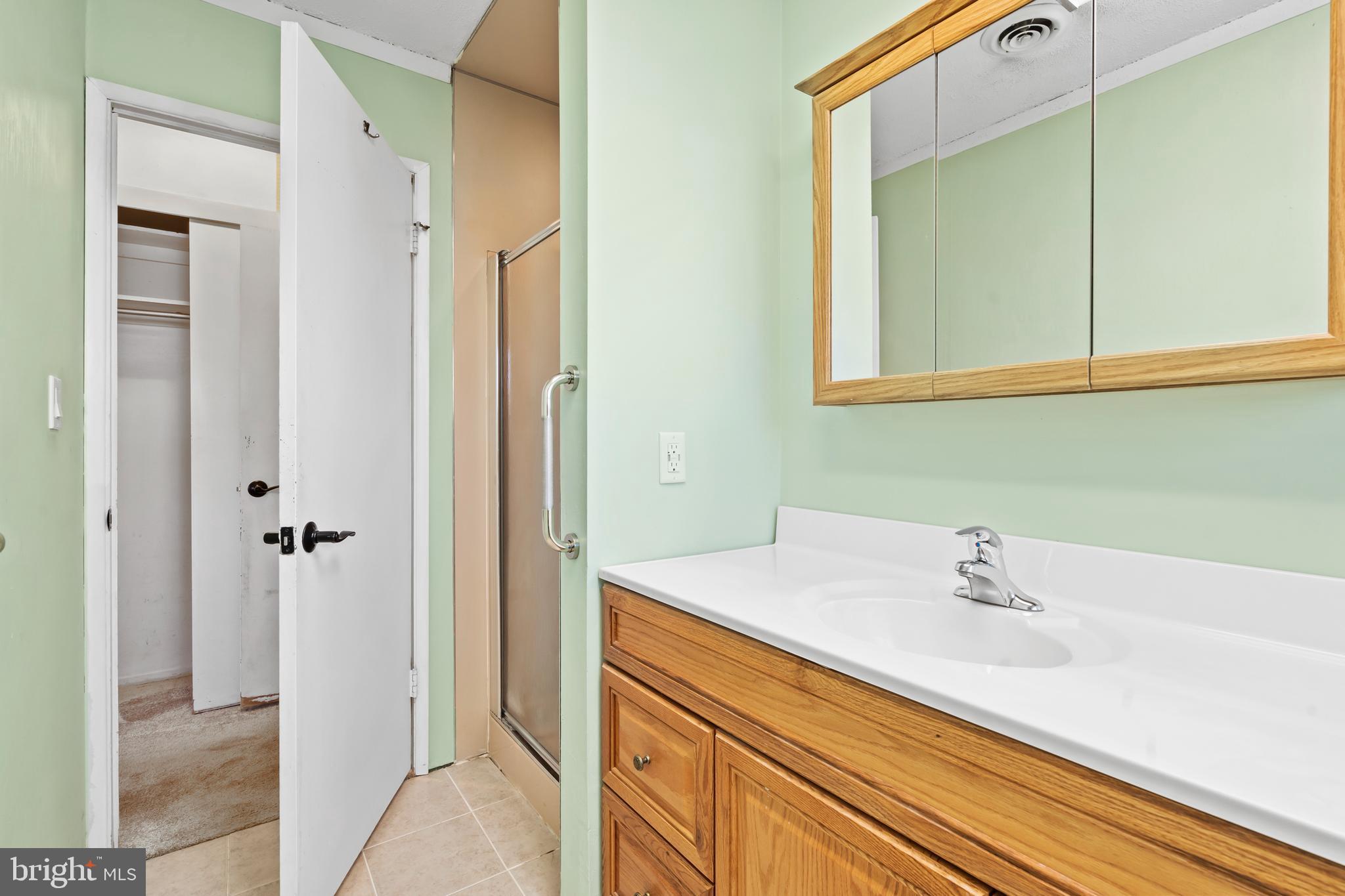 FORSYTHIA GATE - Residential