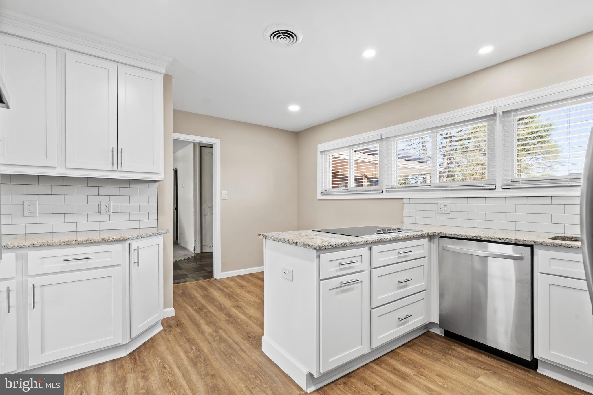 FORSYTHIA GATE - Residential