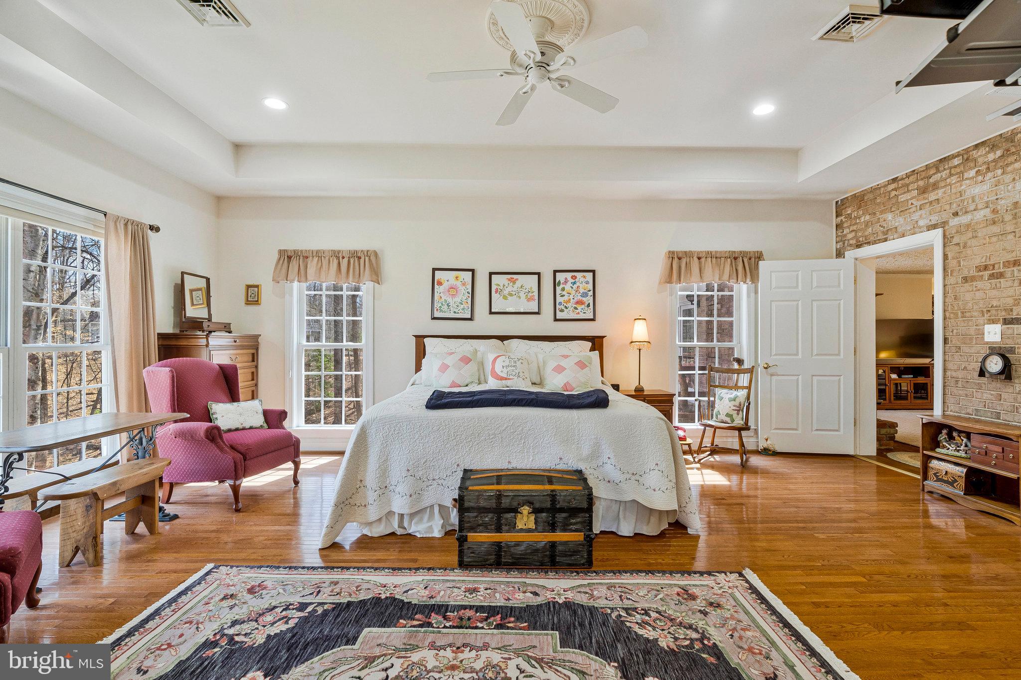 SURREY ACRES - Residential