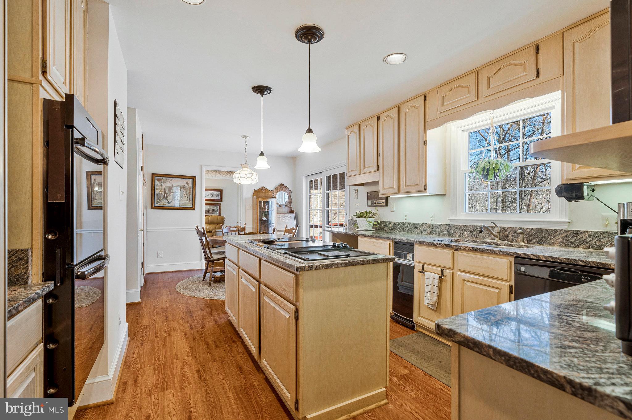 SURREY ACRES - Residential