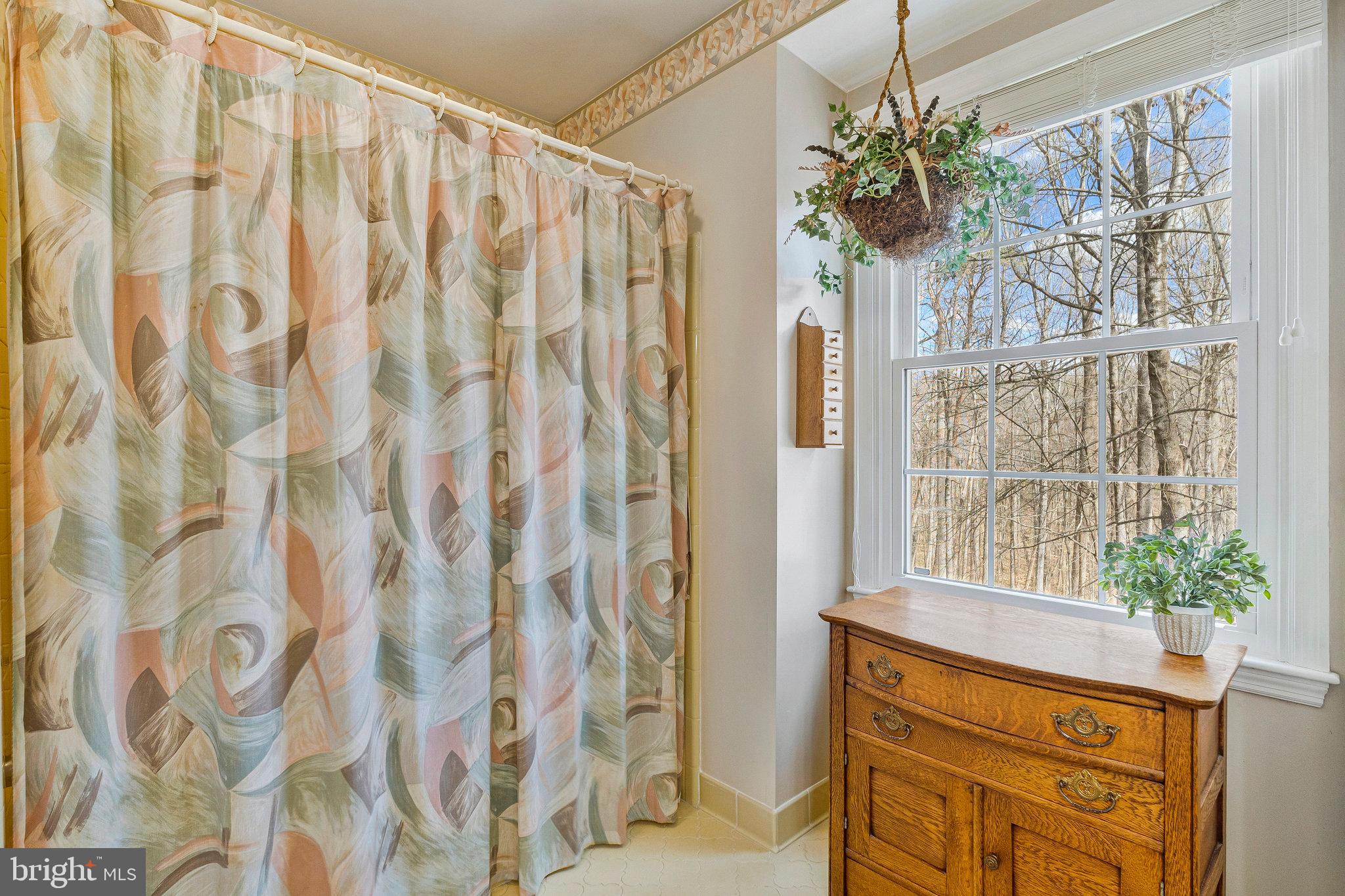 SURREY ACRES - Residential