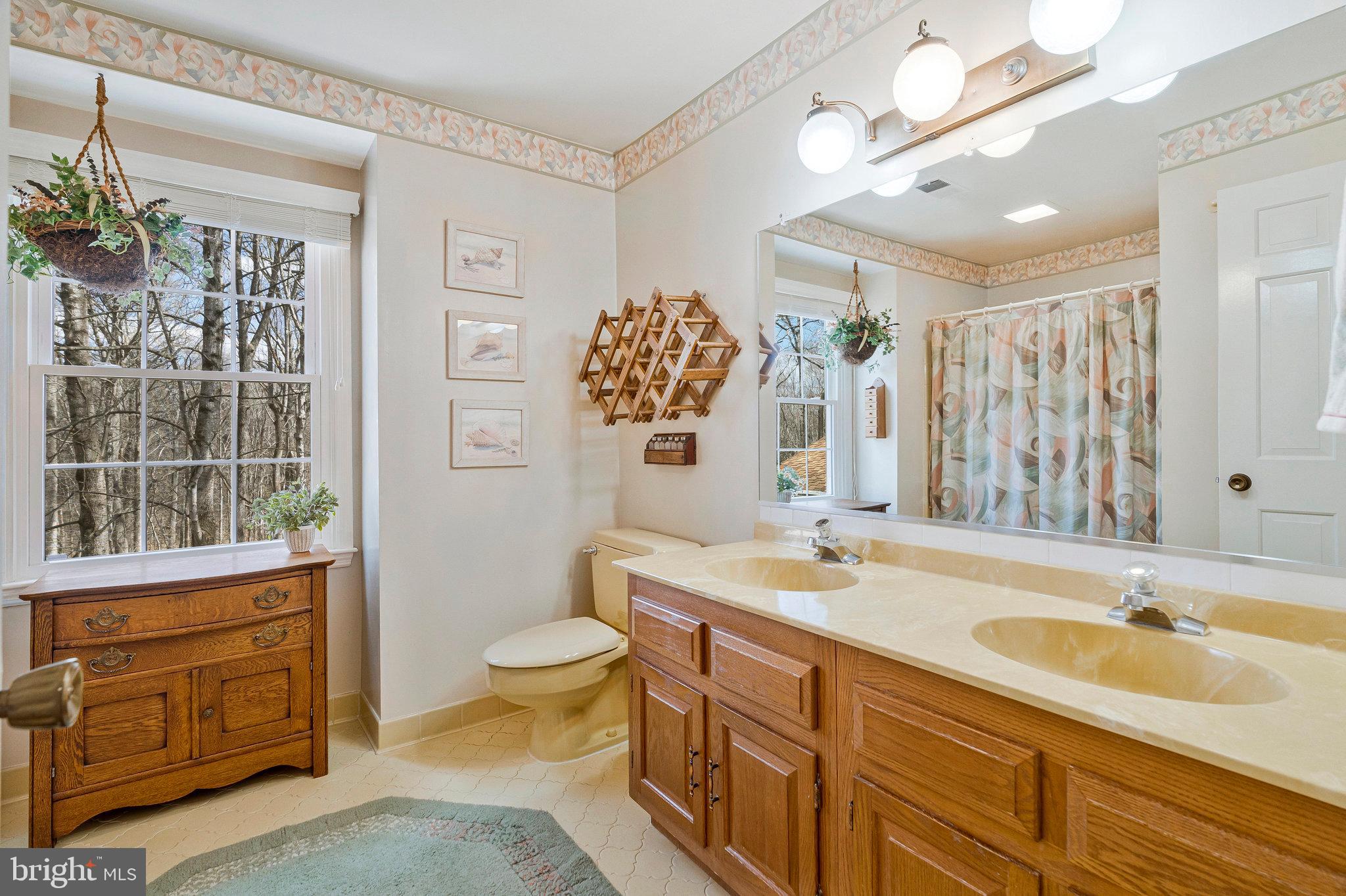 SURREY ACRES - Residential