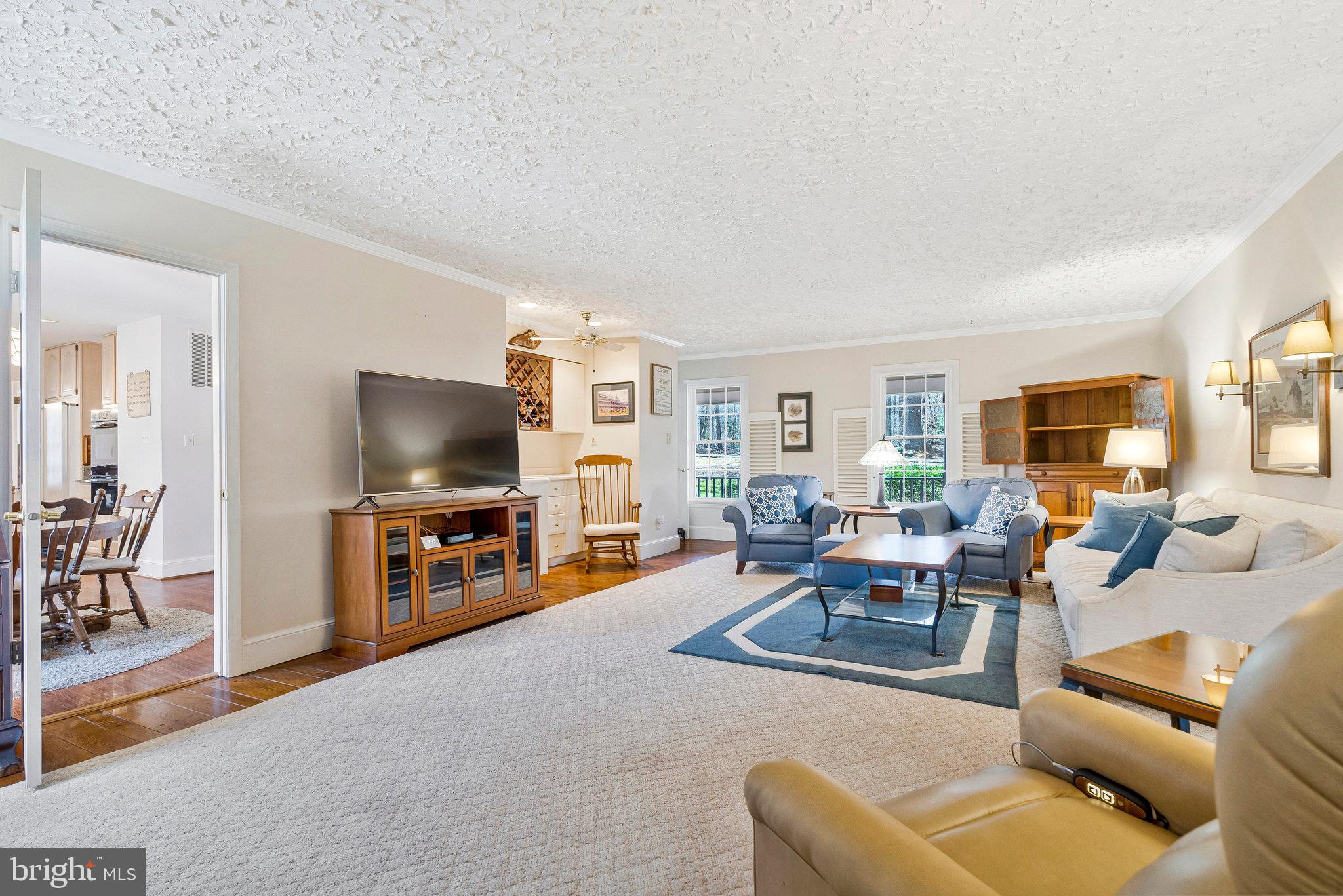 SURREY ACRES - Residential