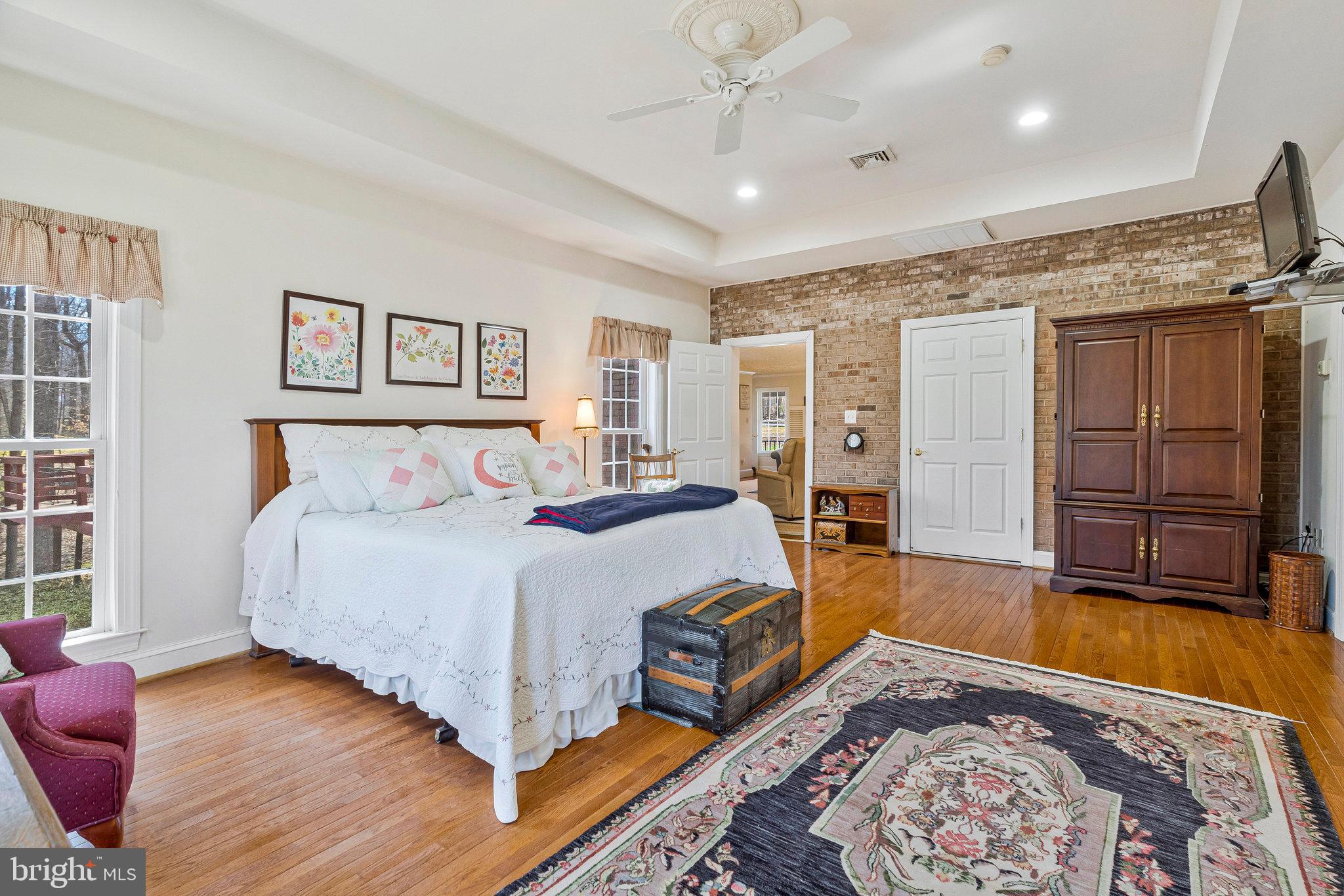 SURREY ACRES - Residential