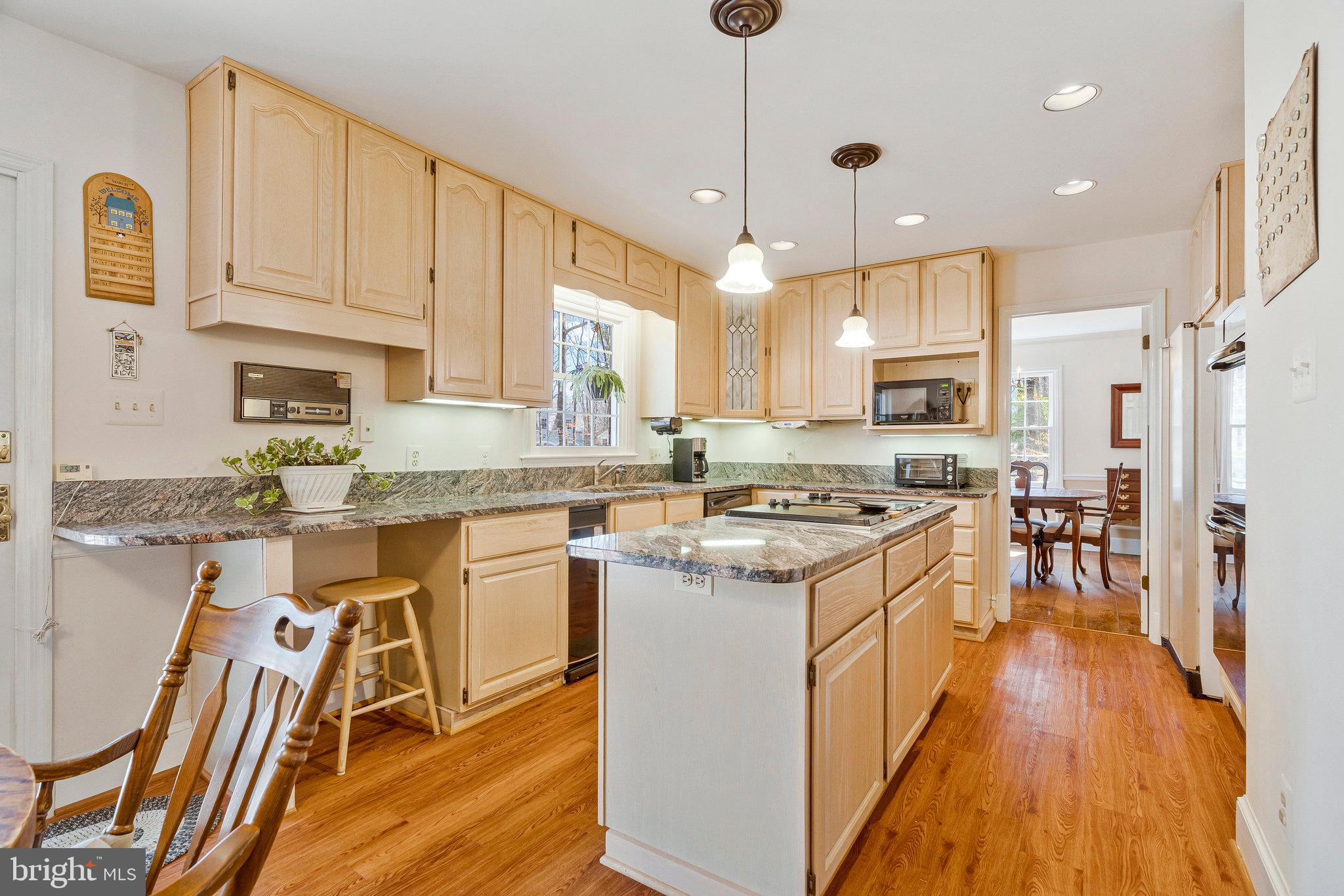 SURREY ACRES - Residential