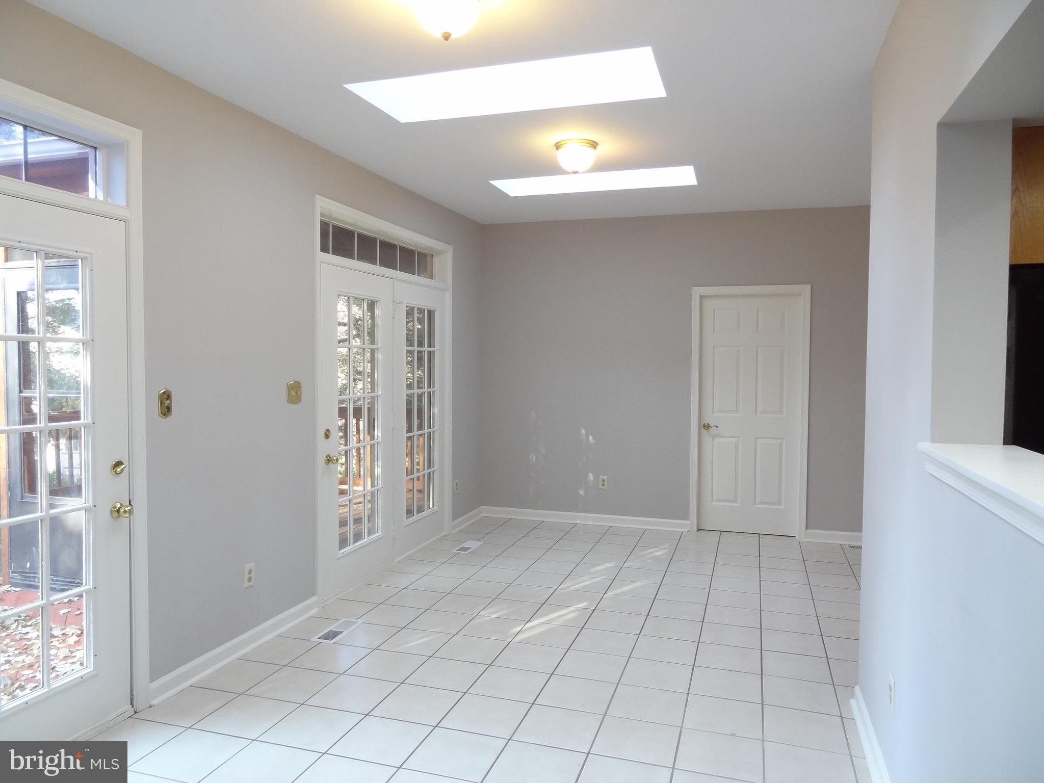 LITTLE ROCKY RUN - Residential Lease