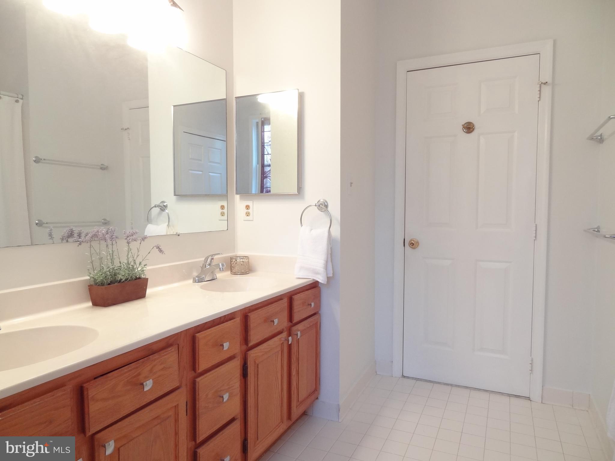 LITTLE ROCKY RUN - Residential Lease