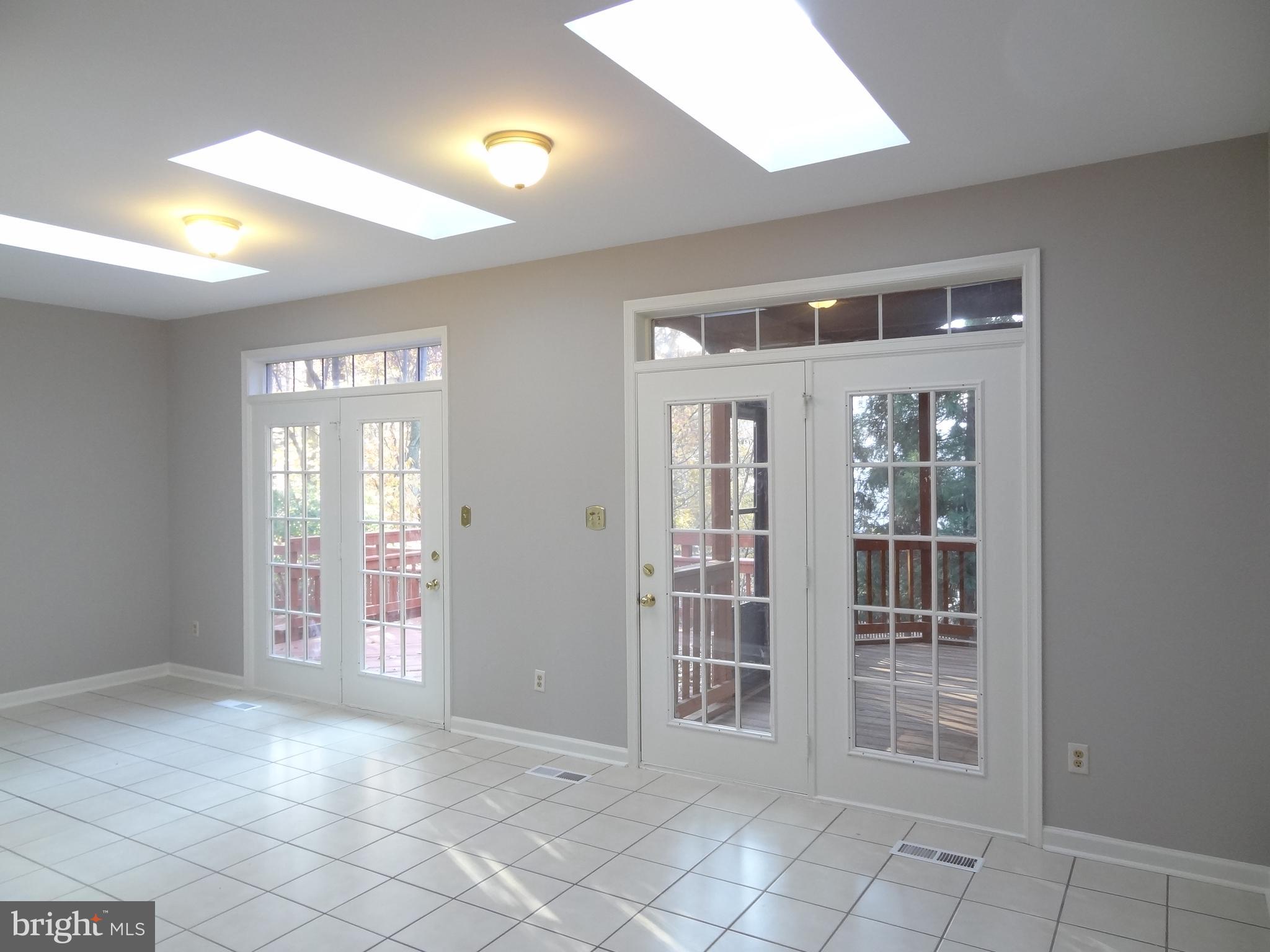 LITTLE ROCKY RUN - Residential Lease