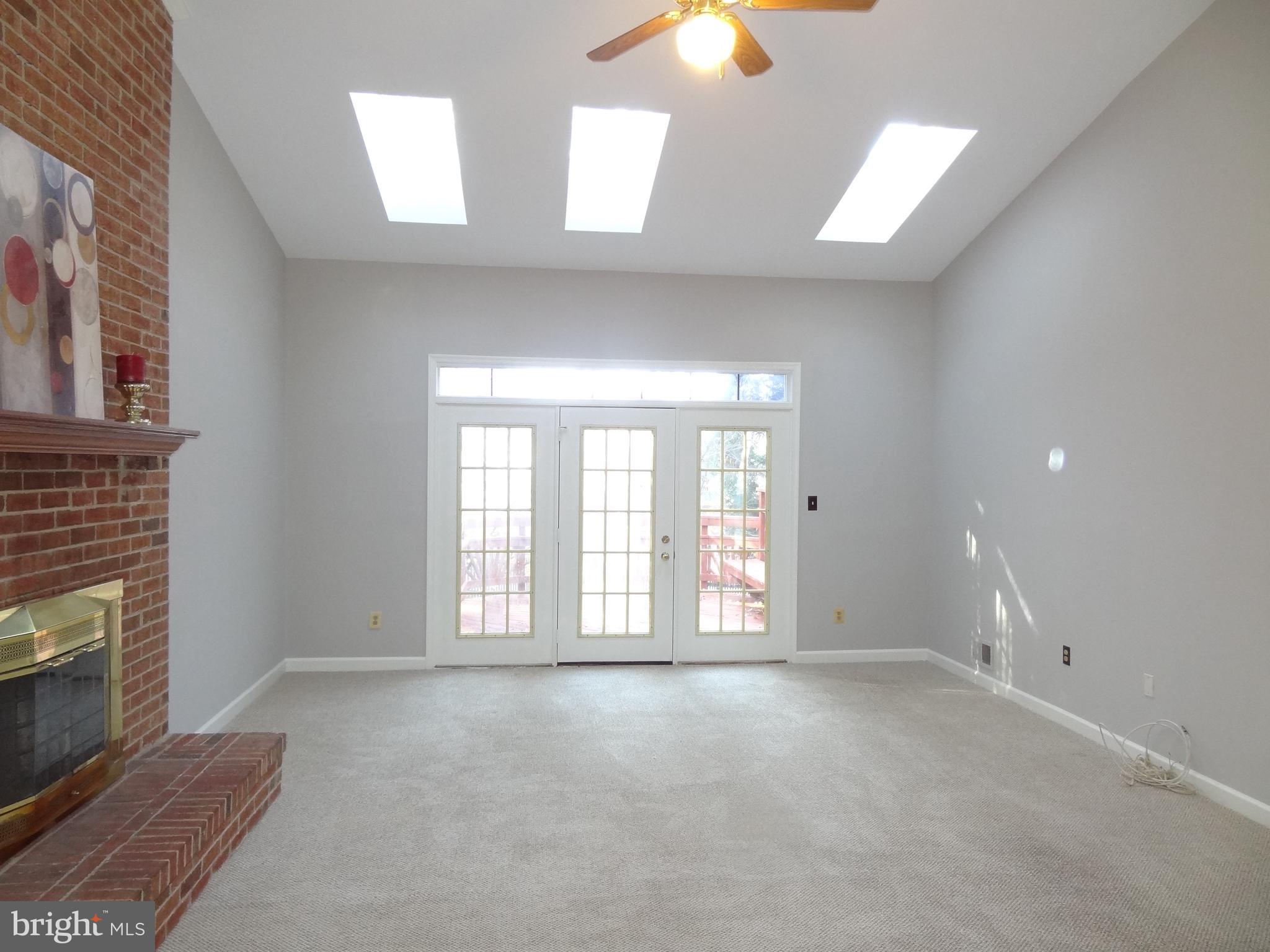 LITTLE ROCKY RUN - Residential Lease