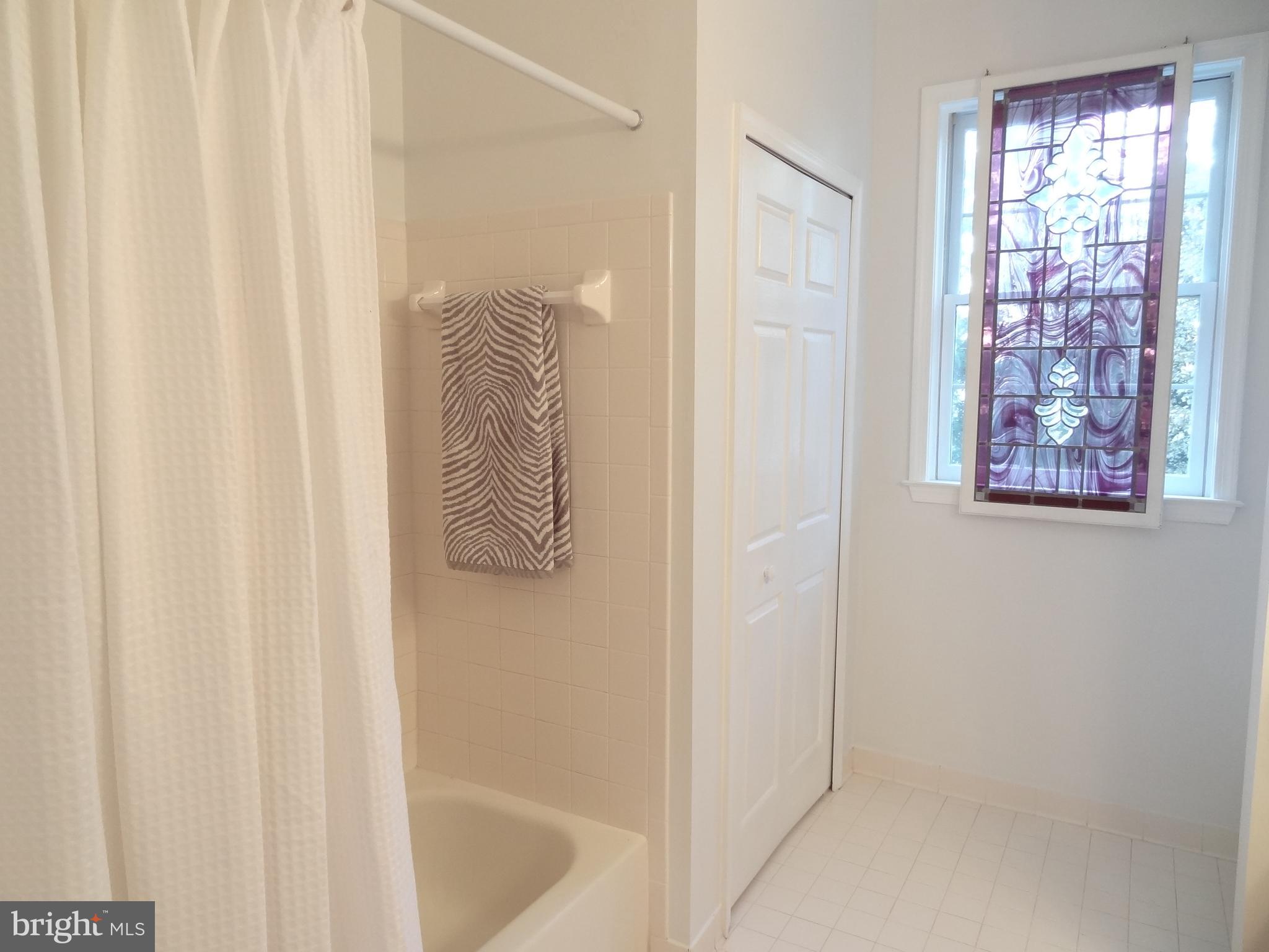 LITTLE ROCKY RUN - Residential Lease